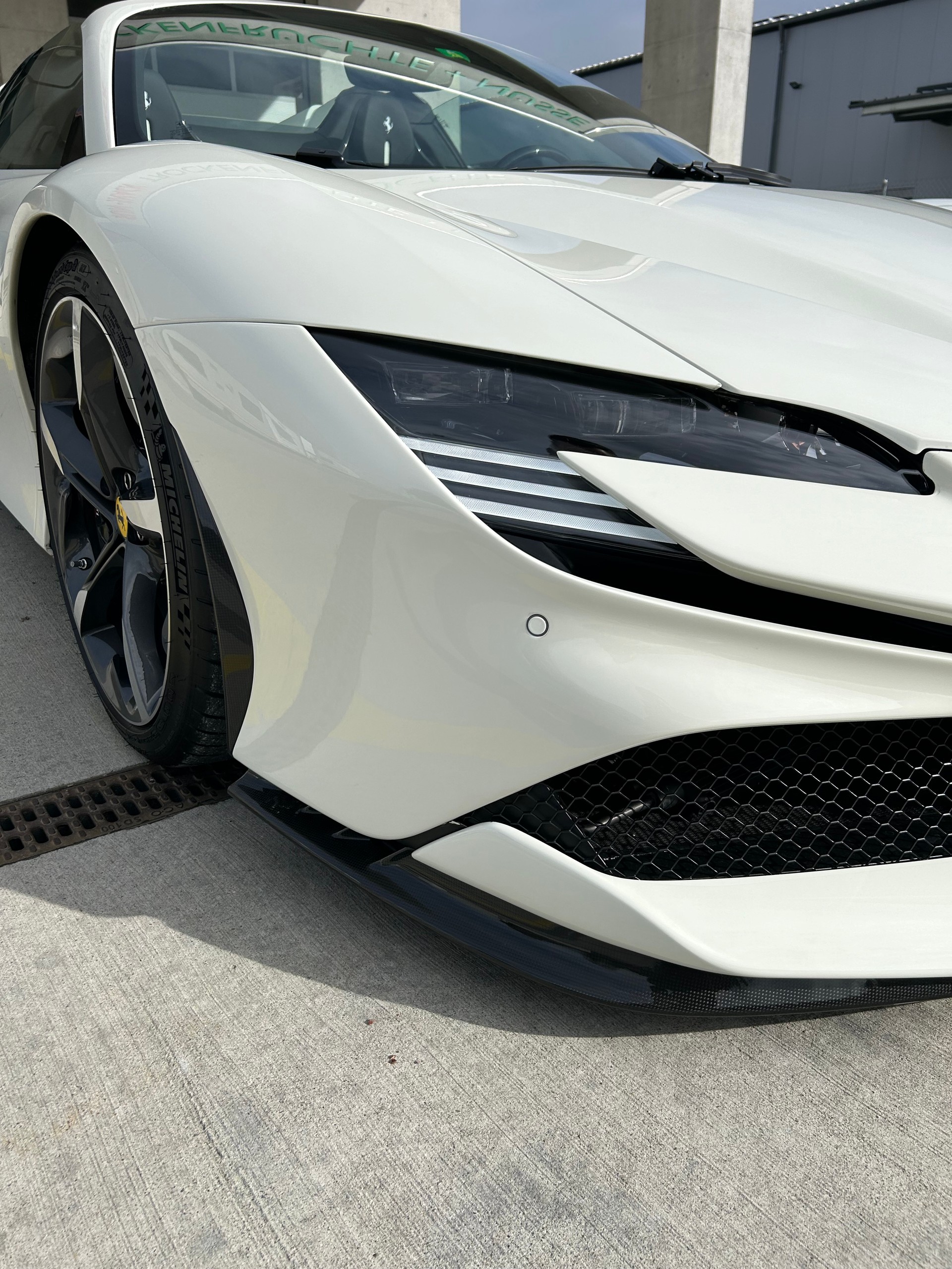 FERRARI SF90 Spider-image-5