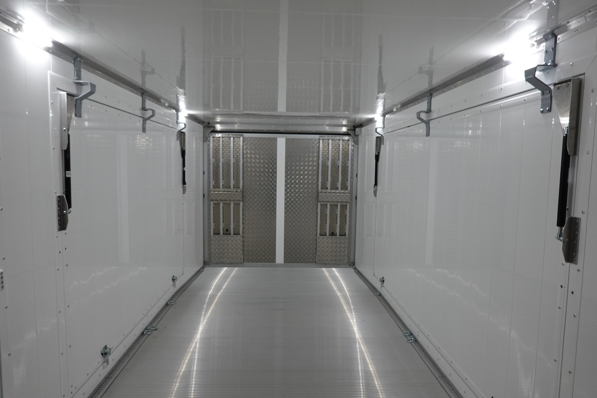 REYCAR - KLEIN TRAILER - GESCHLOSSEN-image-8