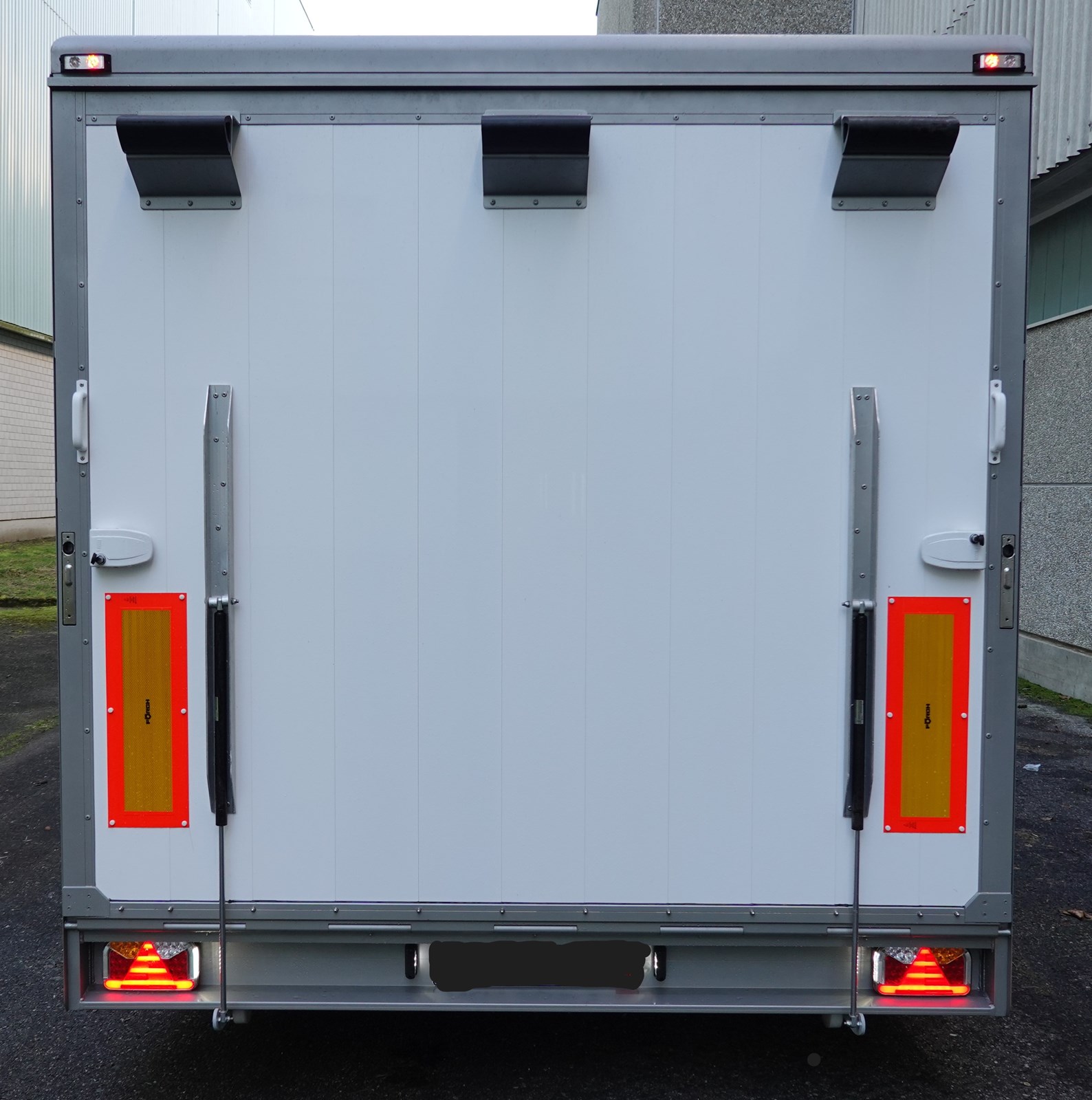 REYCAR - KLEIN TRAILER - GESCHLOSSEN-image-4