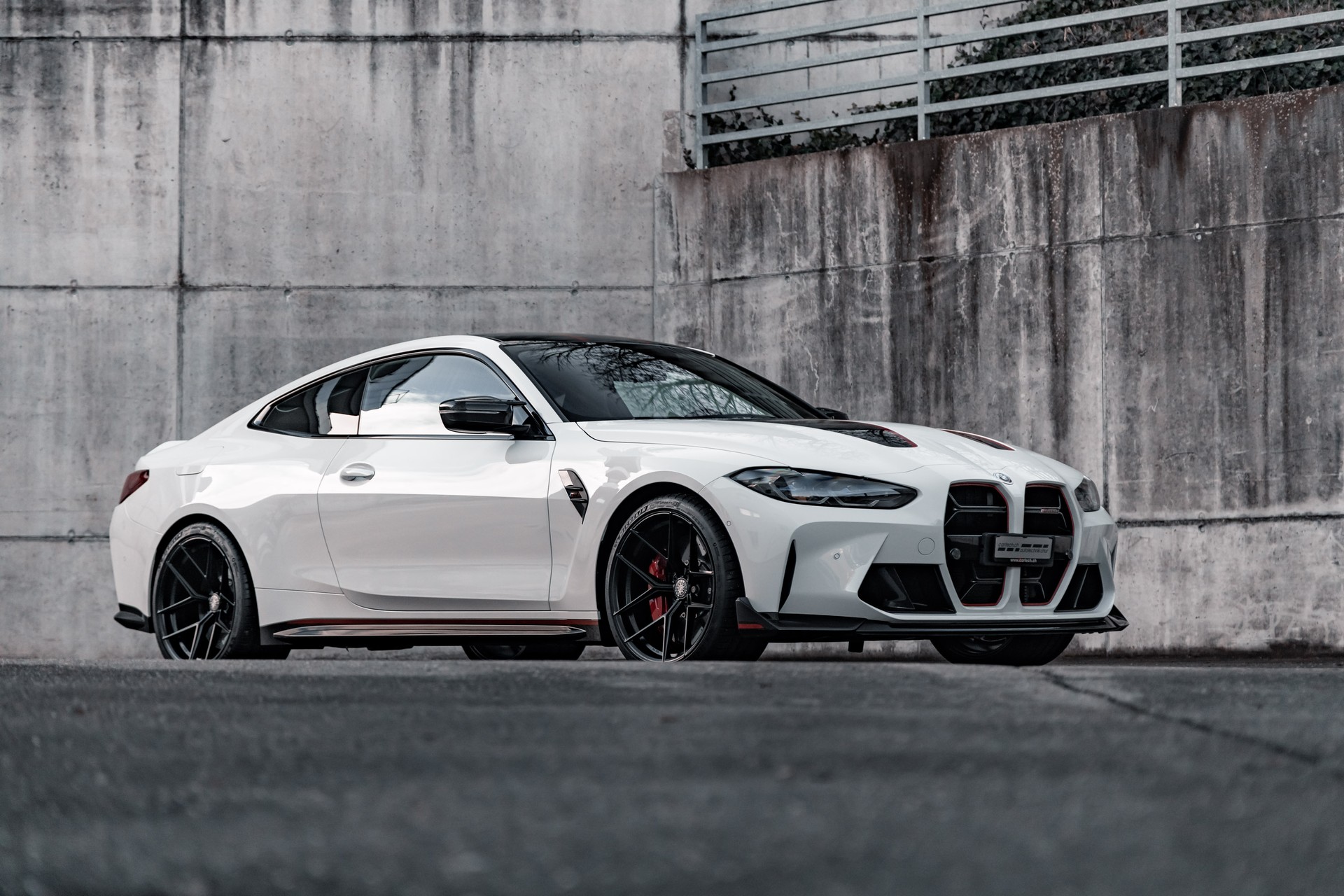 BMW M4 CSL Coupé-image-8