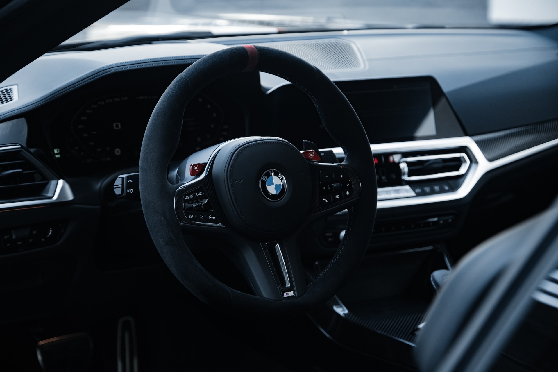 BMW M4 CSL Coupé-image-18