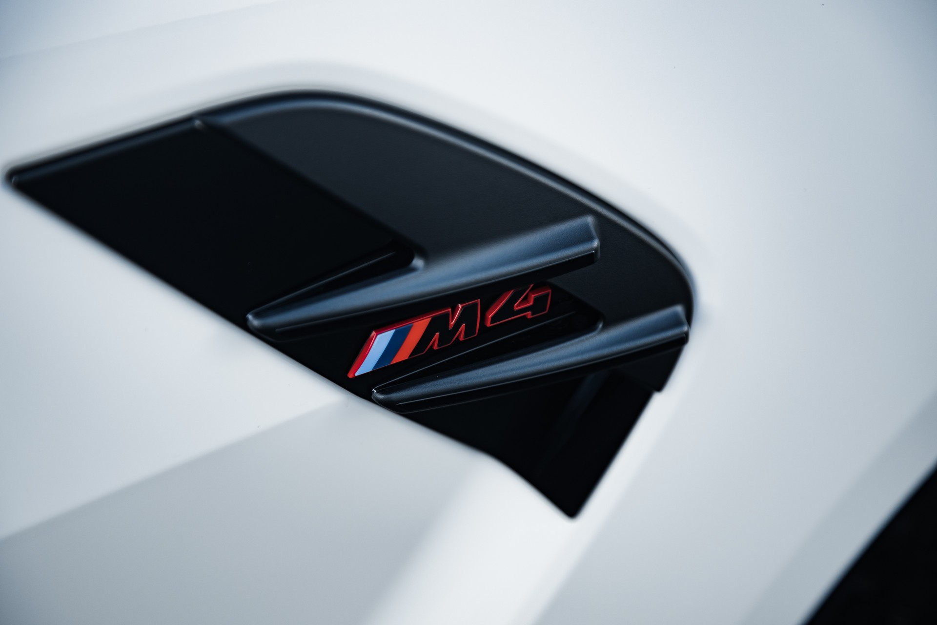 BMW M4 CSL Coupé-image-26