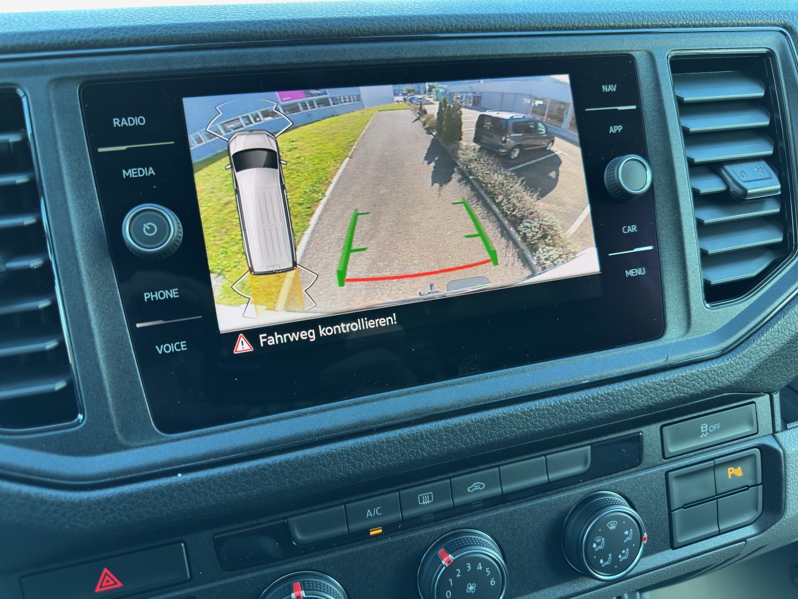 VW Crafter 35 2.0 BiTDI Entry L3 A-image-15