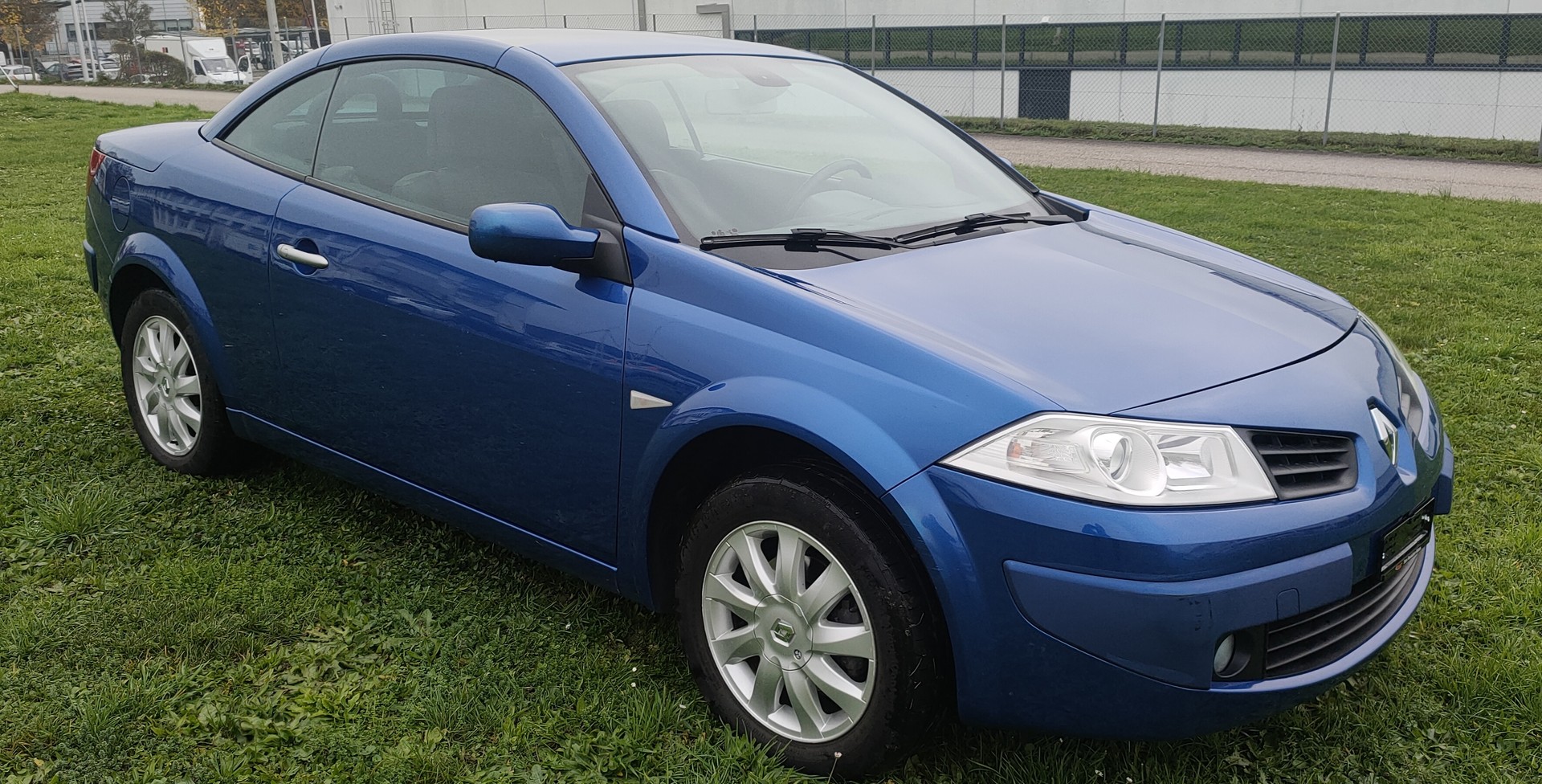 RENAULT Mégane C-C 1.6 16V Dynamique Confort-image-3