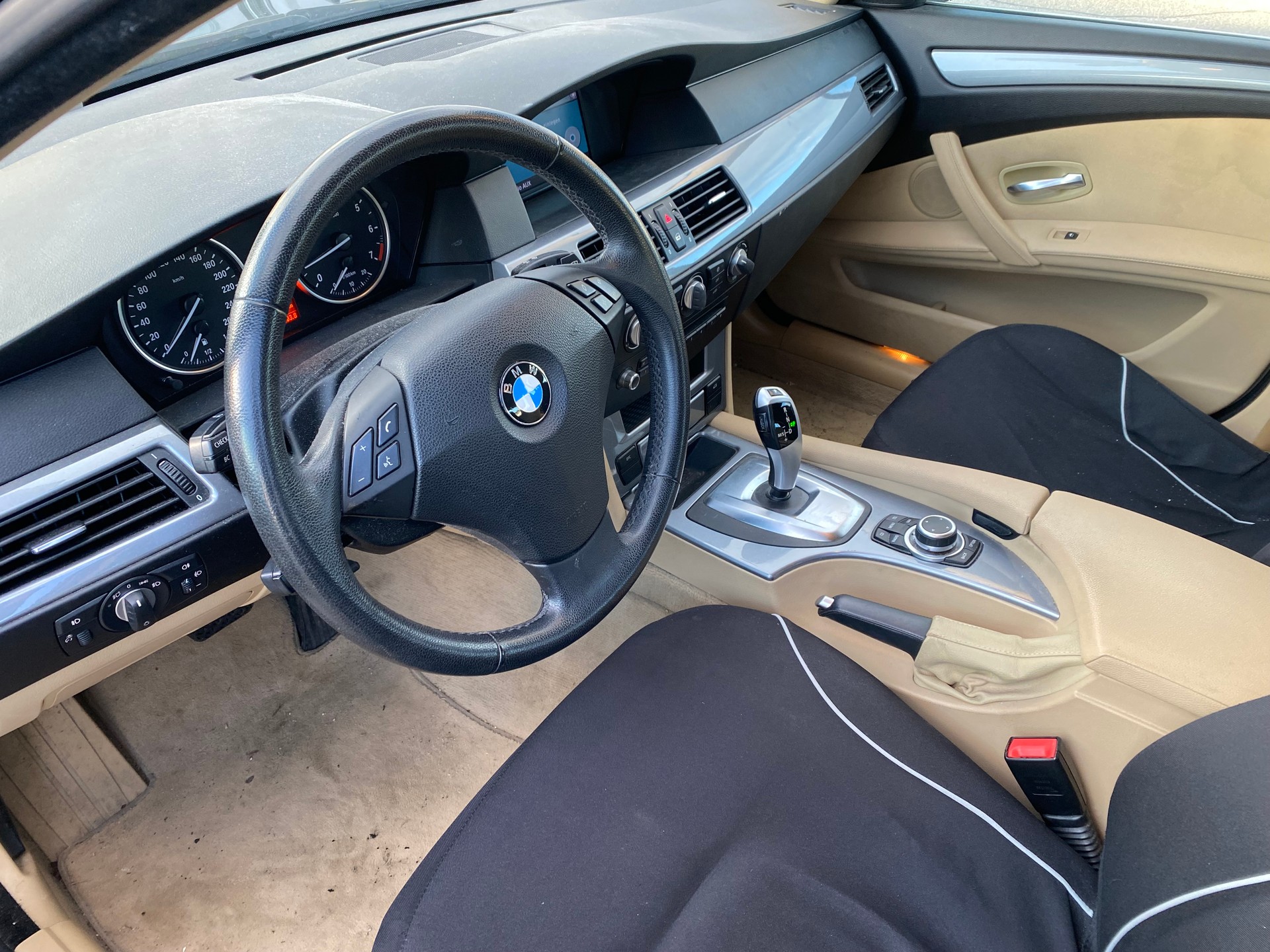 BMW 523i Touring Steptronic-image-4