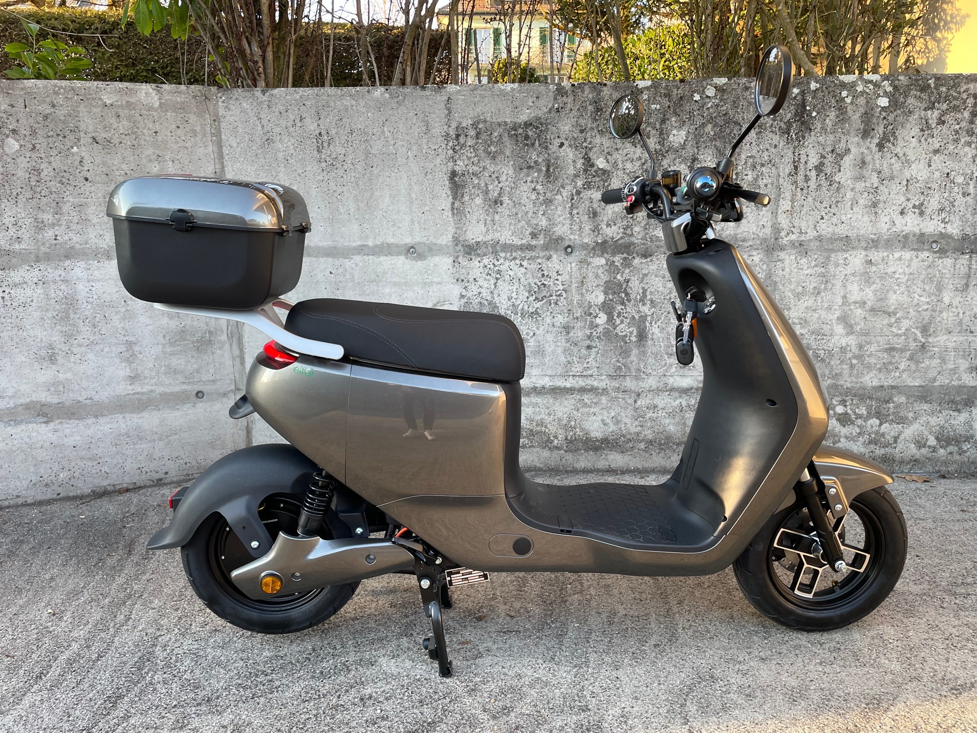 E-SCOOTER E-Mofa Long Range-image-10