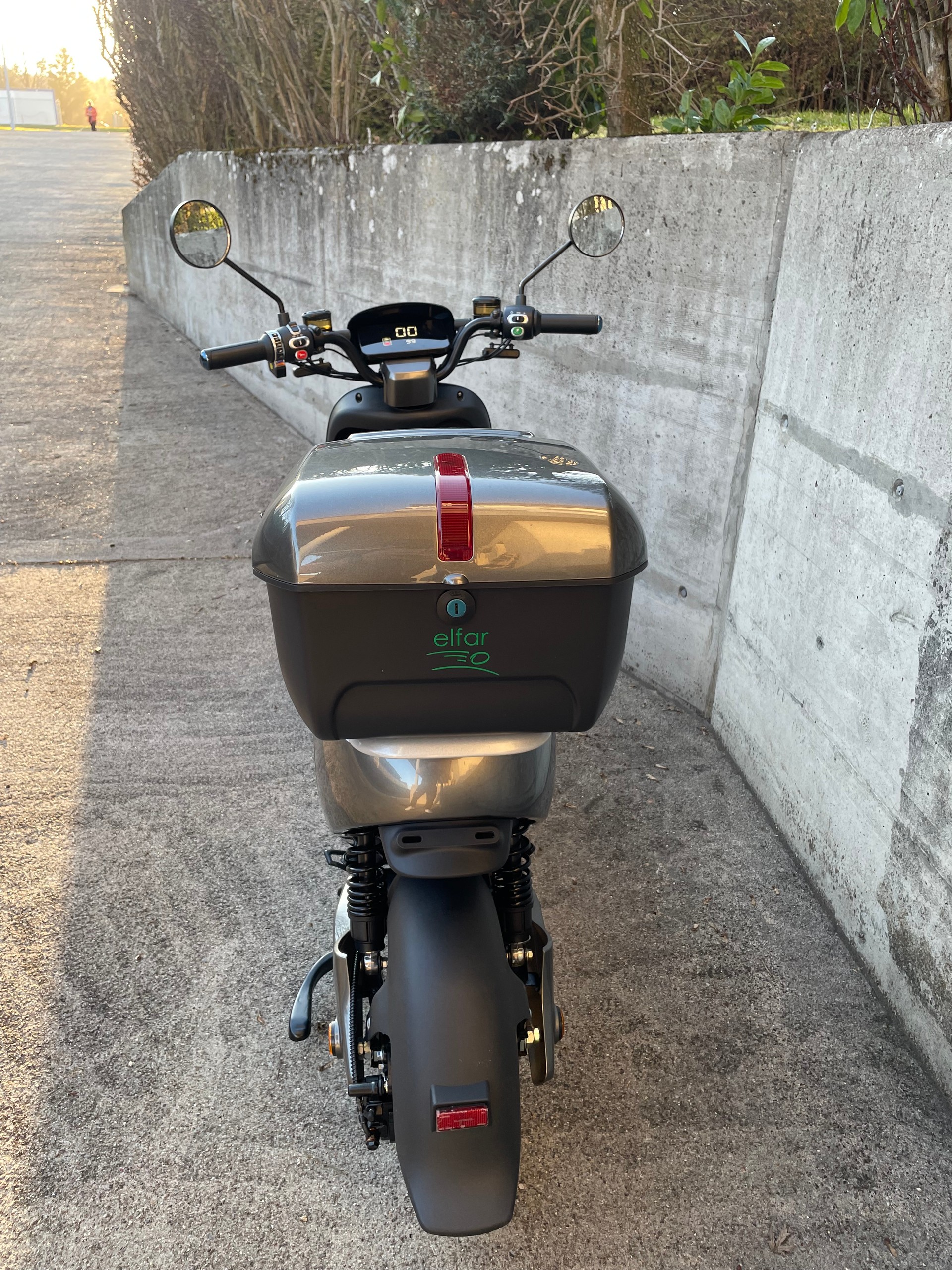 E-SCOOTER E-Mofa Long Range-image-7