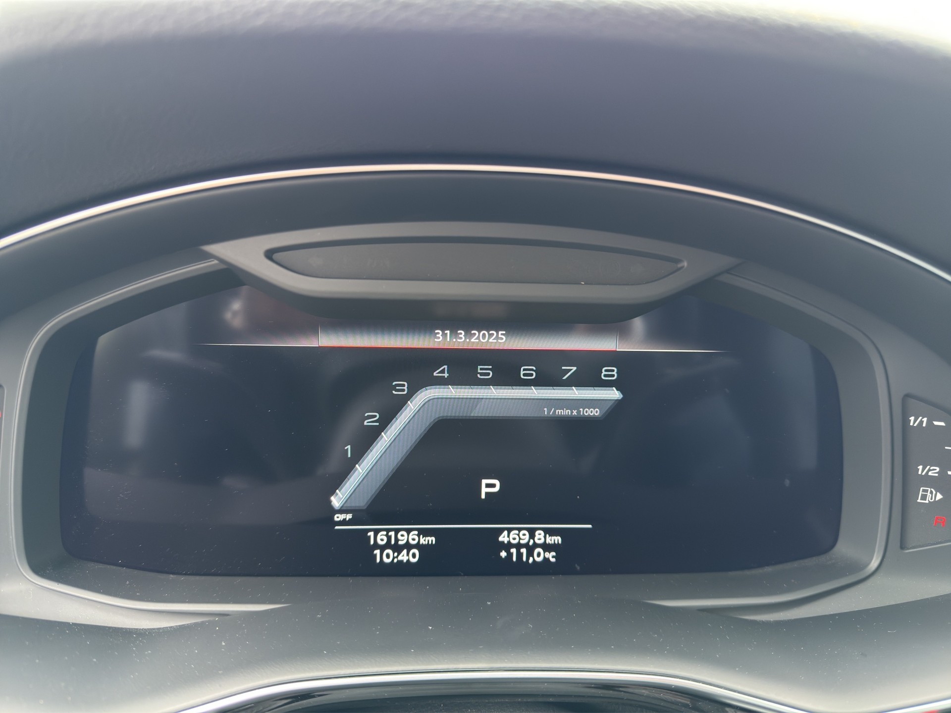AUDI SQ8 TFSI quattro tiptronic-image-12