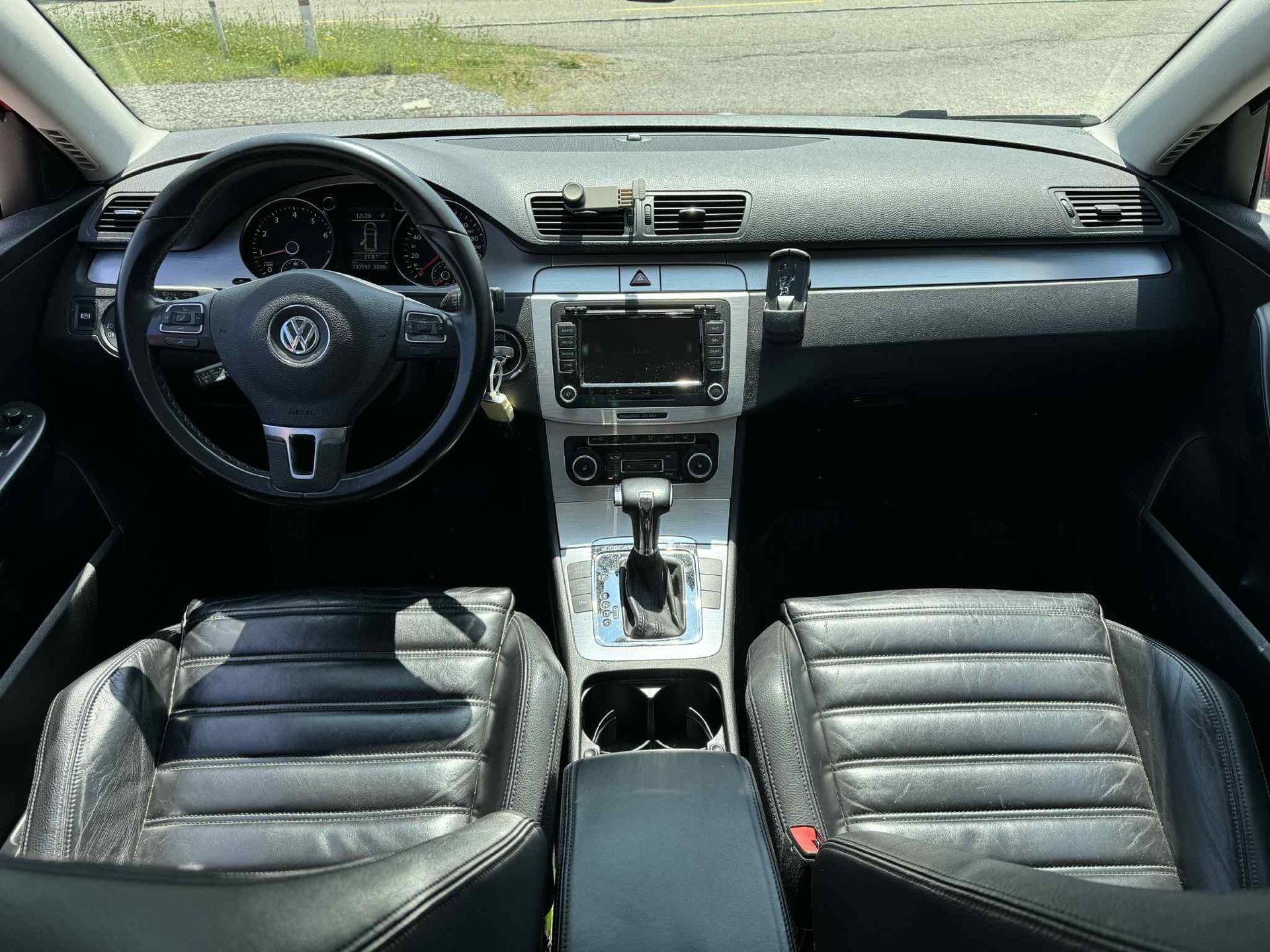 VW Passat Variant 1.8 TSI Value DSG-image-2