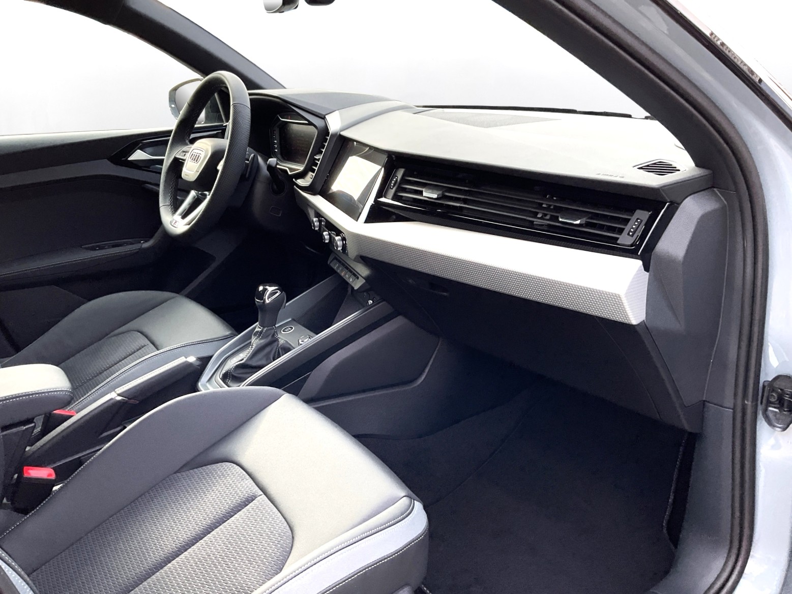 AUDI A1 Sportback 35 TFSI S Line S-tronic-image-14