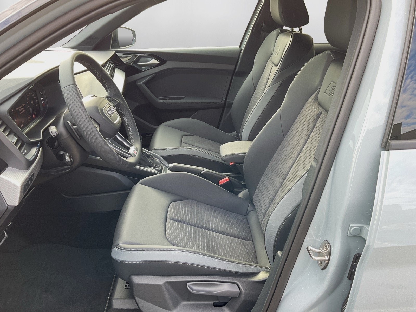 AUDI A1 Sportback 35 TFSI S Line S-tronic-image-10