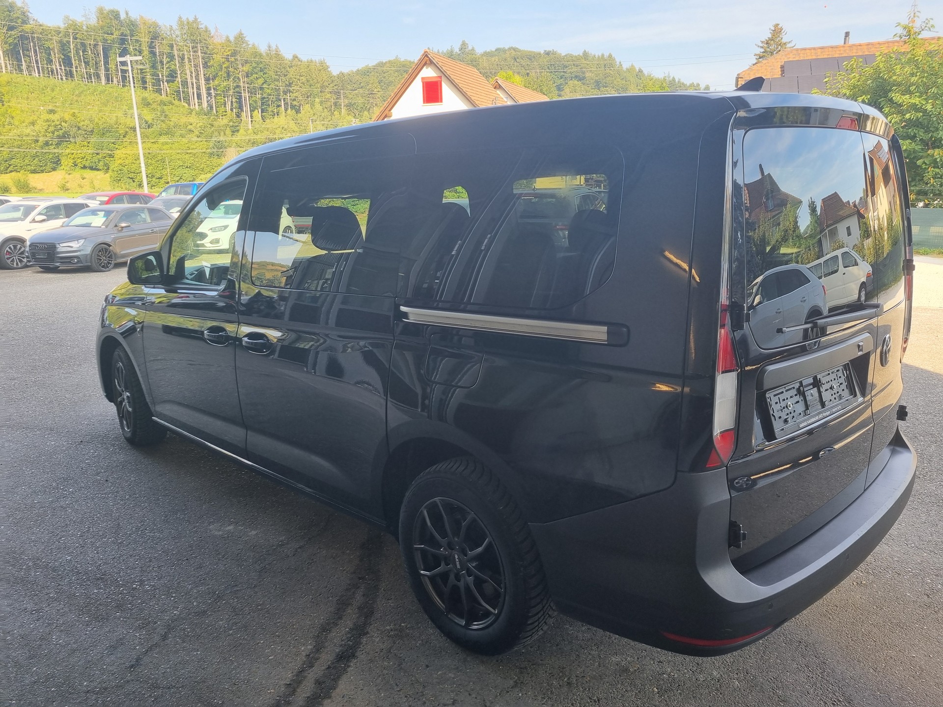 VW Caddy Maxi 2.0 TDI-image-5