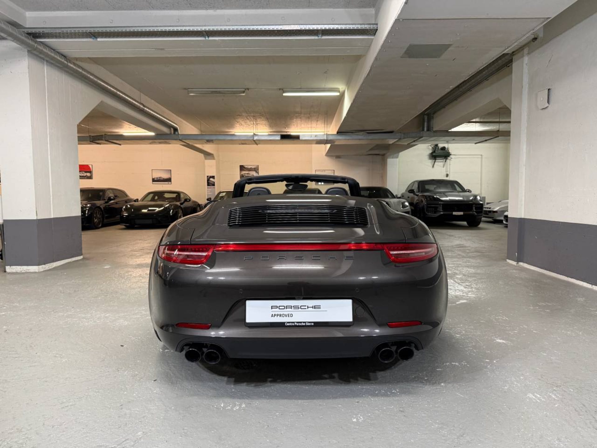 PORSCHE 911 Carrera 4 GTS Cabriolet-image-5