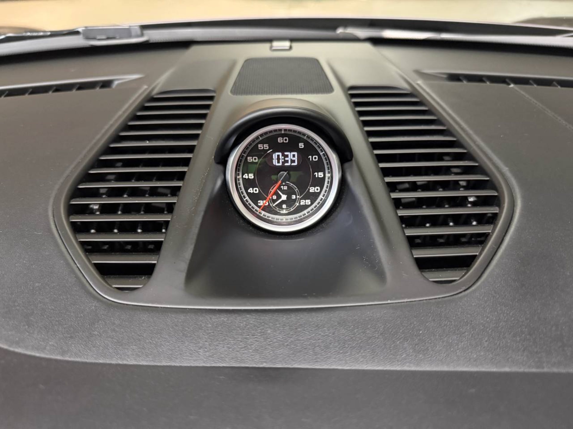 PORSCHE 911 Carrera 4 GTS Cabriolet-image-22