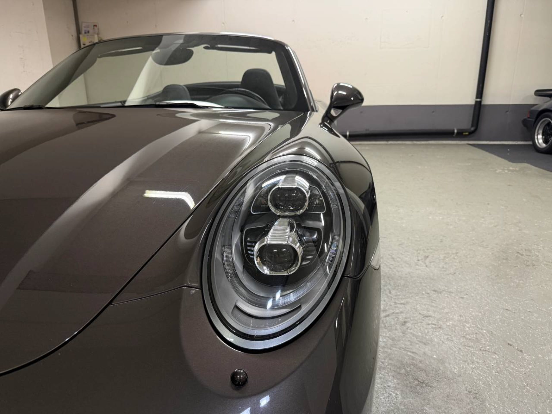 PORSCHE 911 Carrera 4 GTS Cabriolet-image-11