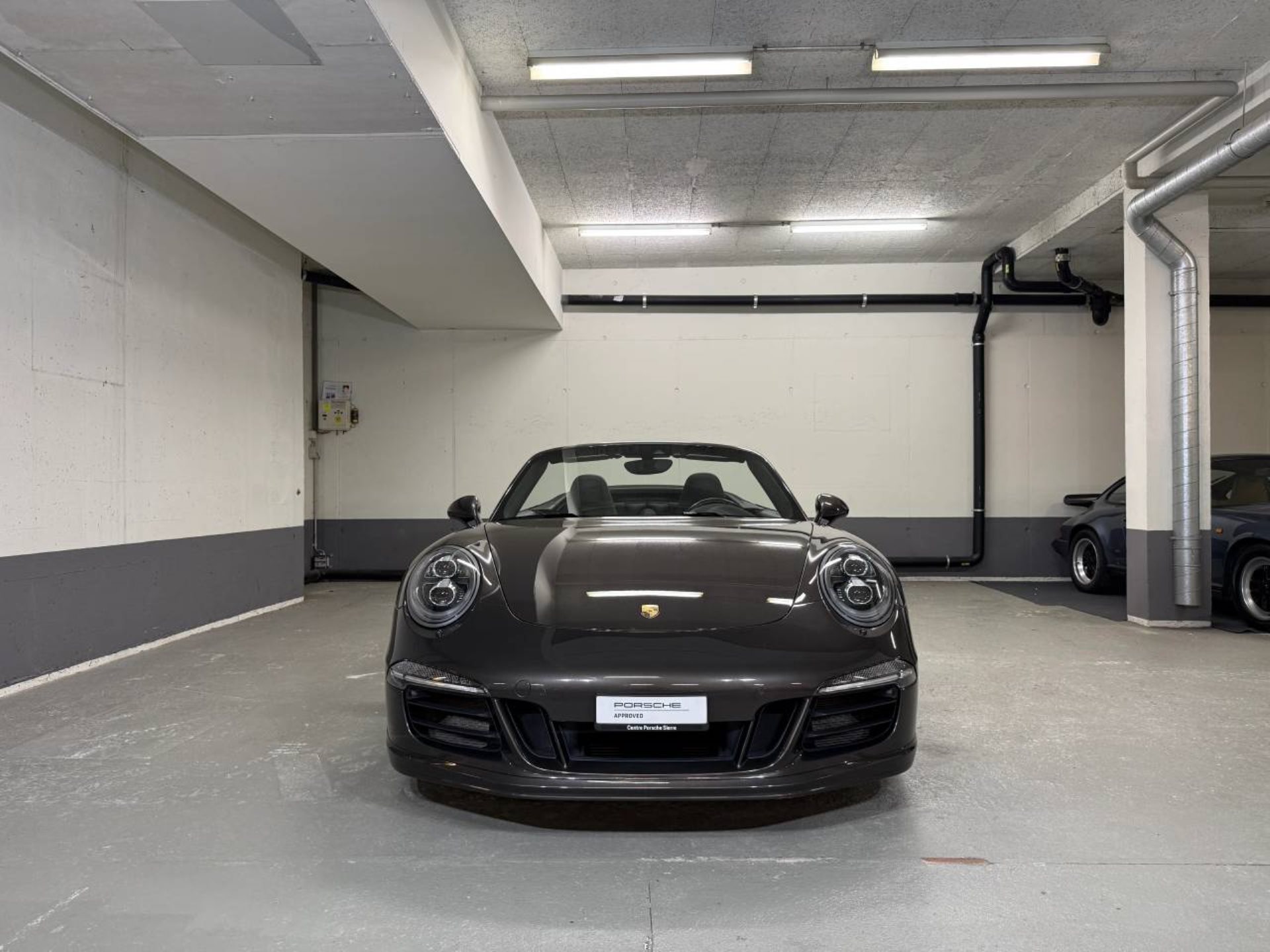 PORSCHE 911 Carrera 4 GTS Cabriolet-image-8