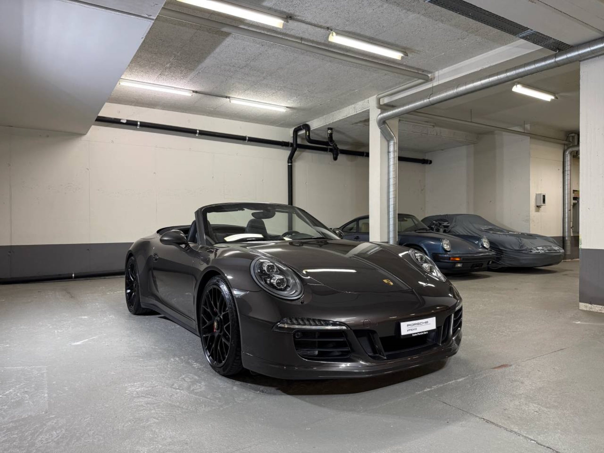 PORSCHE 911 Carrera 4 GTS Cabriolet-image-7