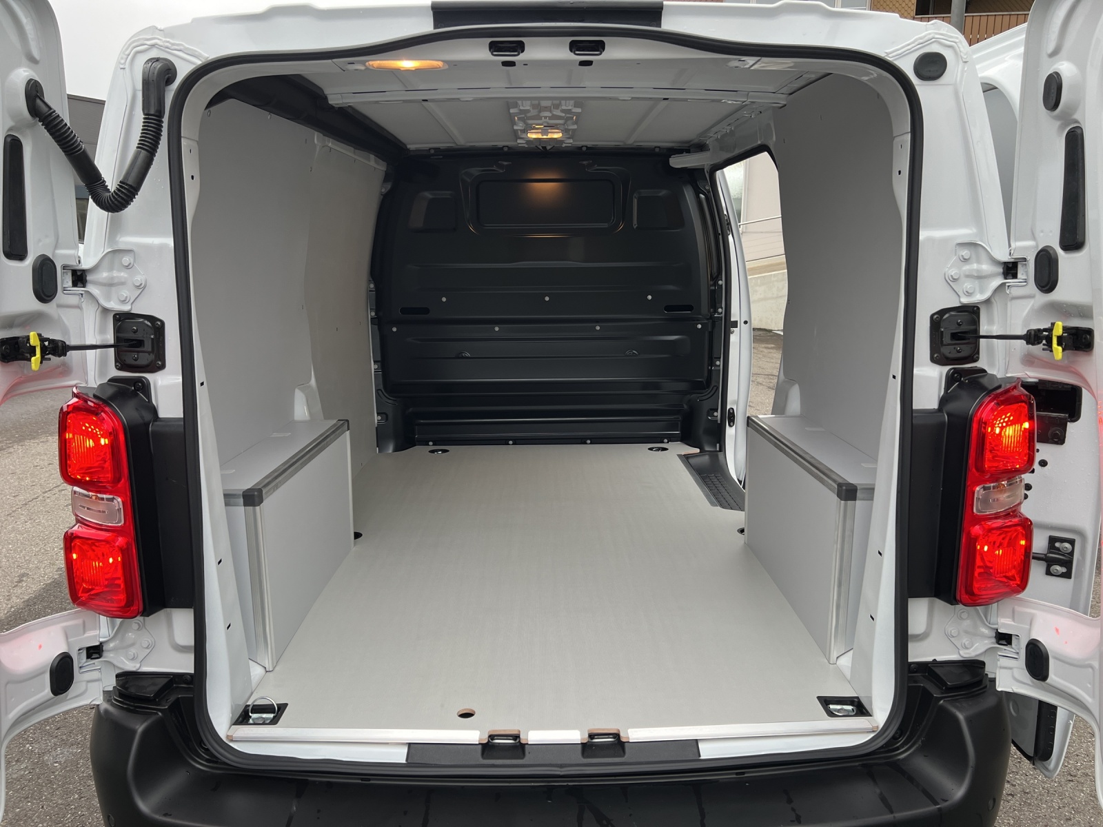 OPEL Vivaro Cargo 1.5 D 120-image-12