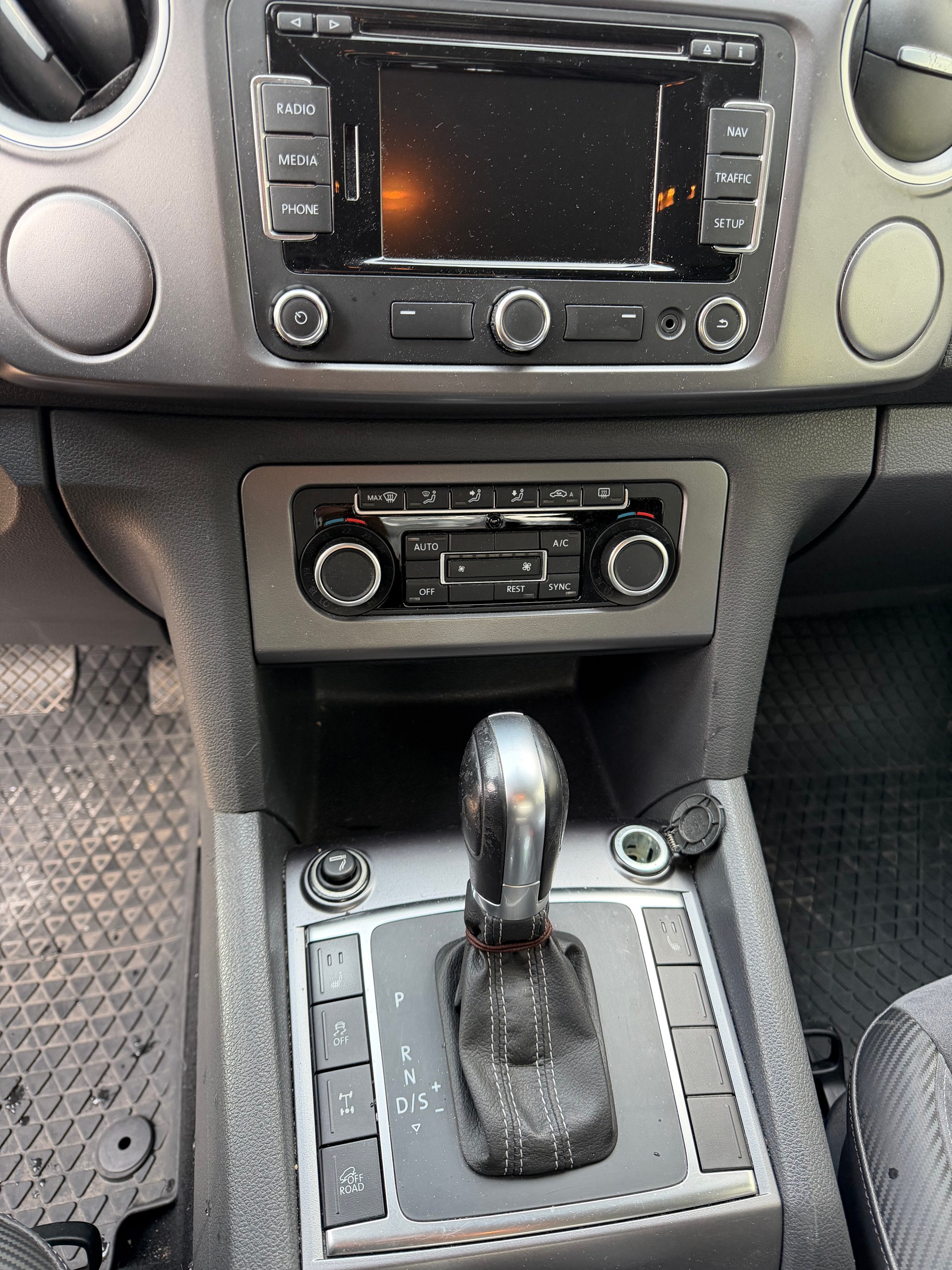 VW Amarok 2.0 BiTDI Highline 4Motion permanent A-image-8