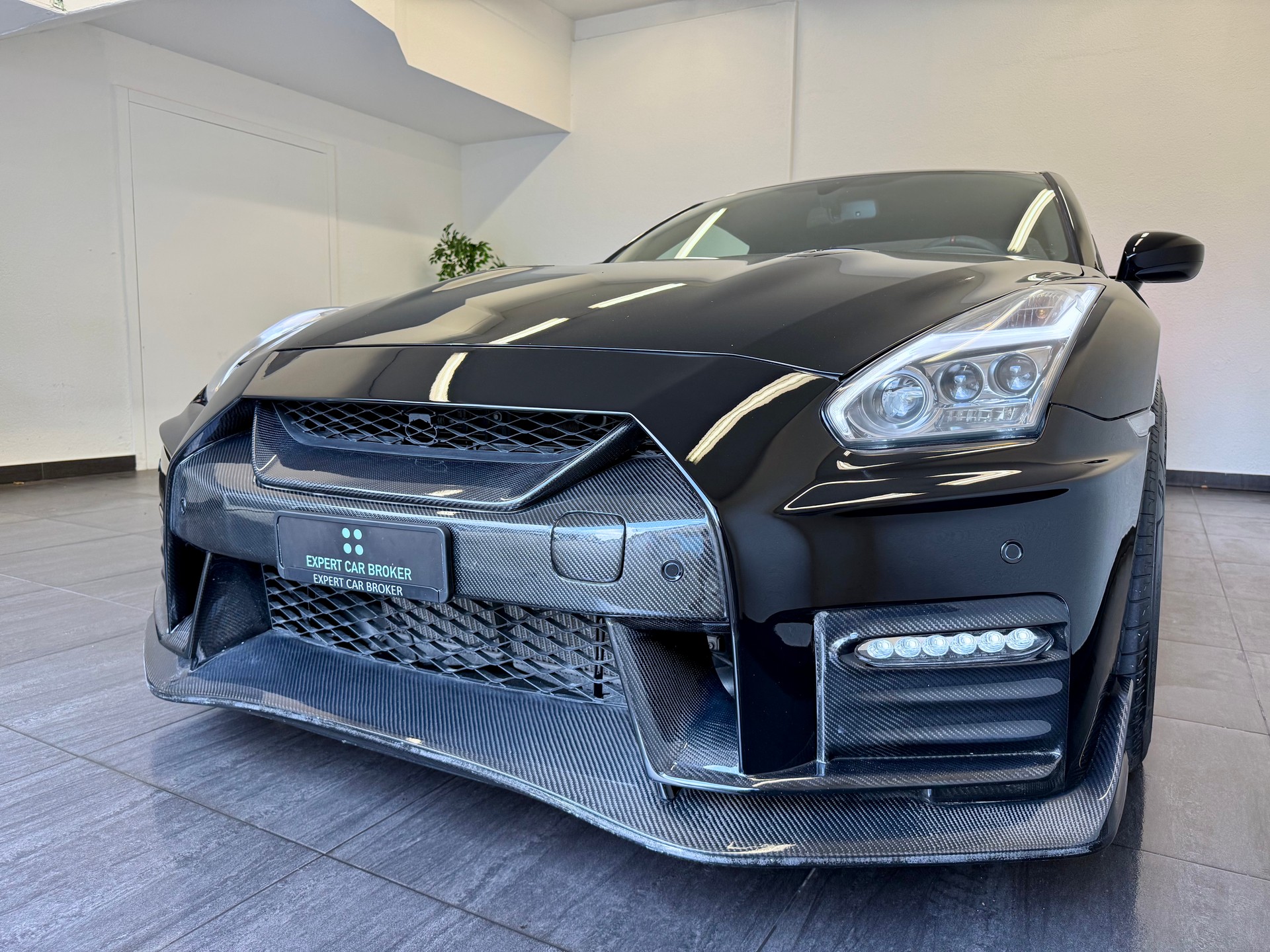 NISSAN GT-R 3.8 V6 Biturbo ALL Black Edition-image-9