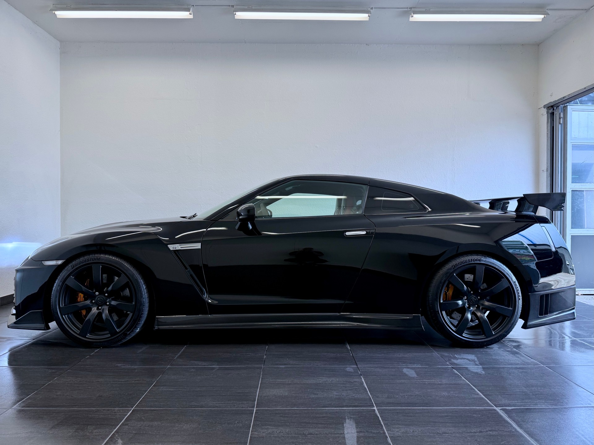 NISSAN GT-R 3.8 V6 Biturbo ALL Black Edition-image-5