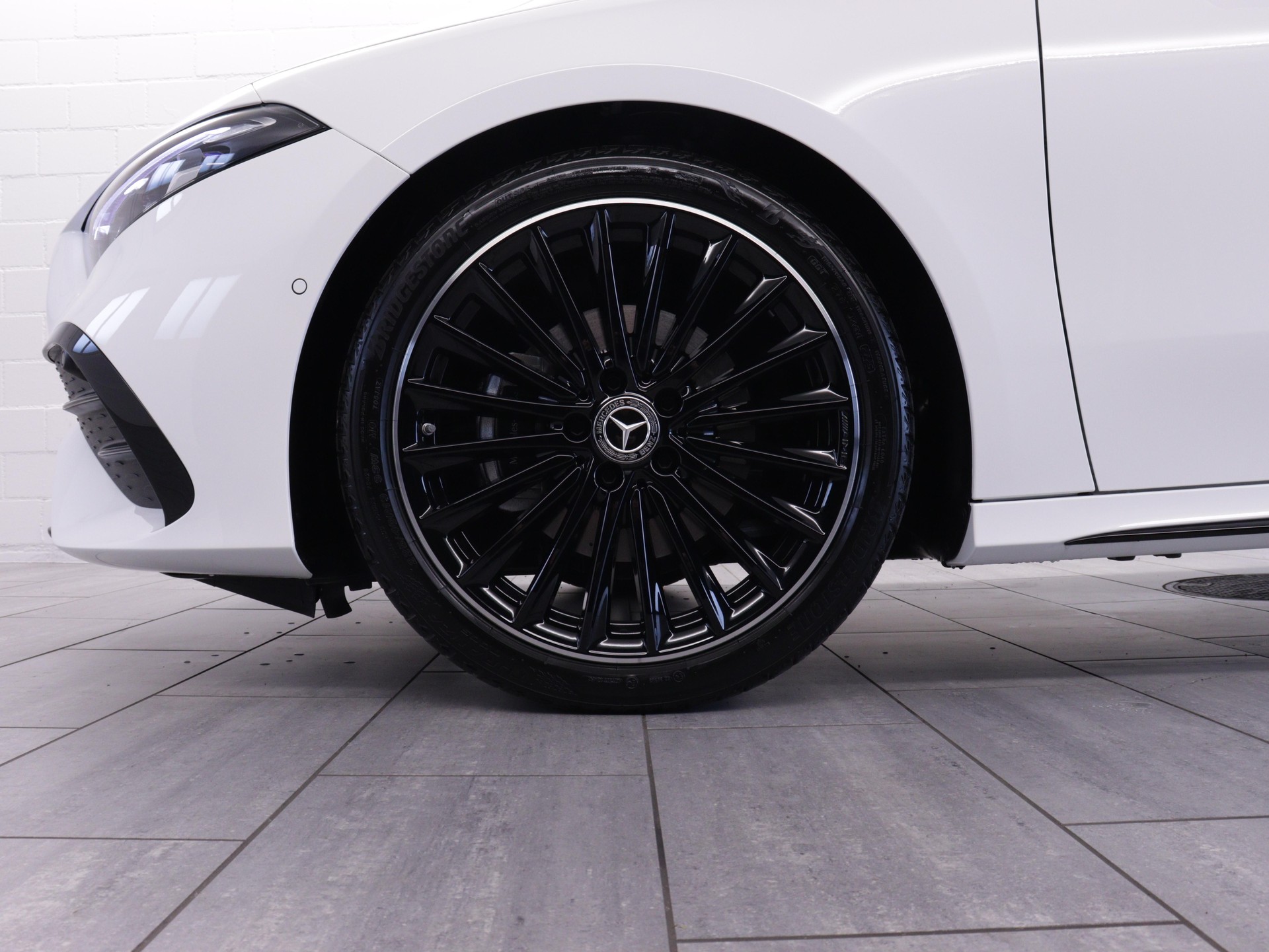 MERCEDES-BENZ A 200 Night Star AMG Line-image-13