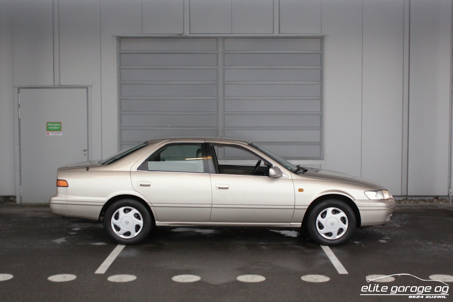 TOYOTA Camry 3.0 V6-image-5