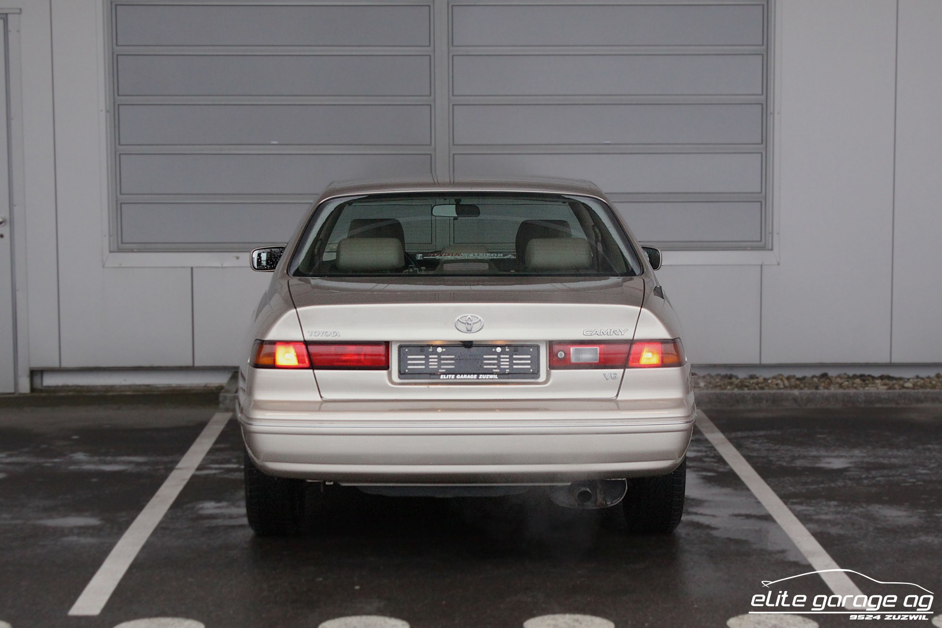 TOYOTA Camry 3.0 V6-image-3