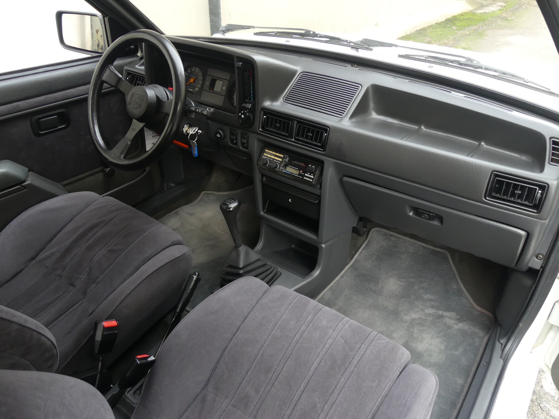 FORD Escort 1600 RSi (Vétéran)-image-6