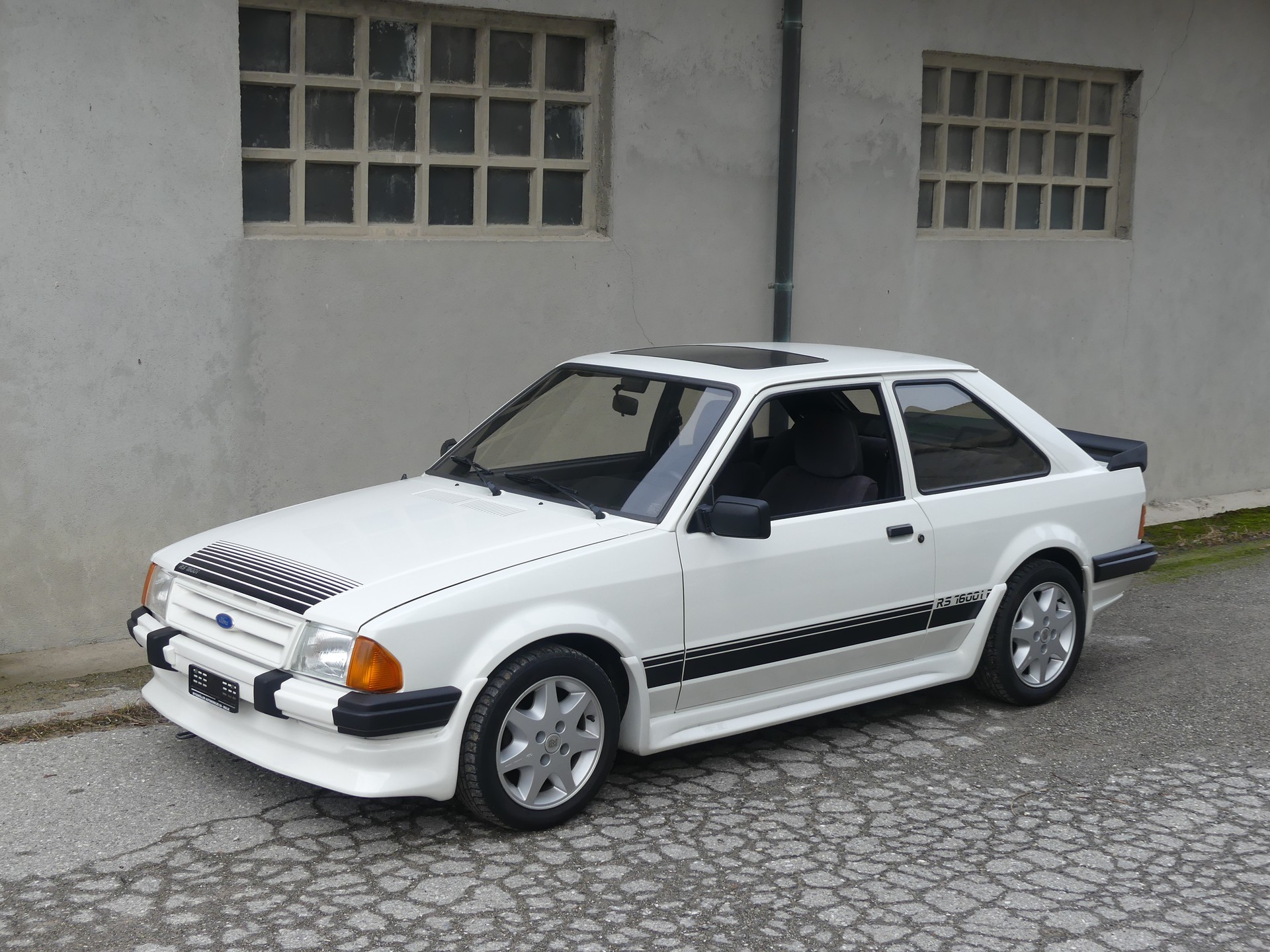 FORD Escort 1600 RSi (Vétéran)-image-1