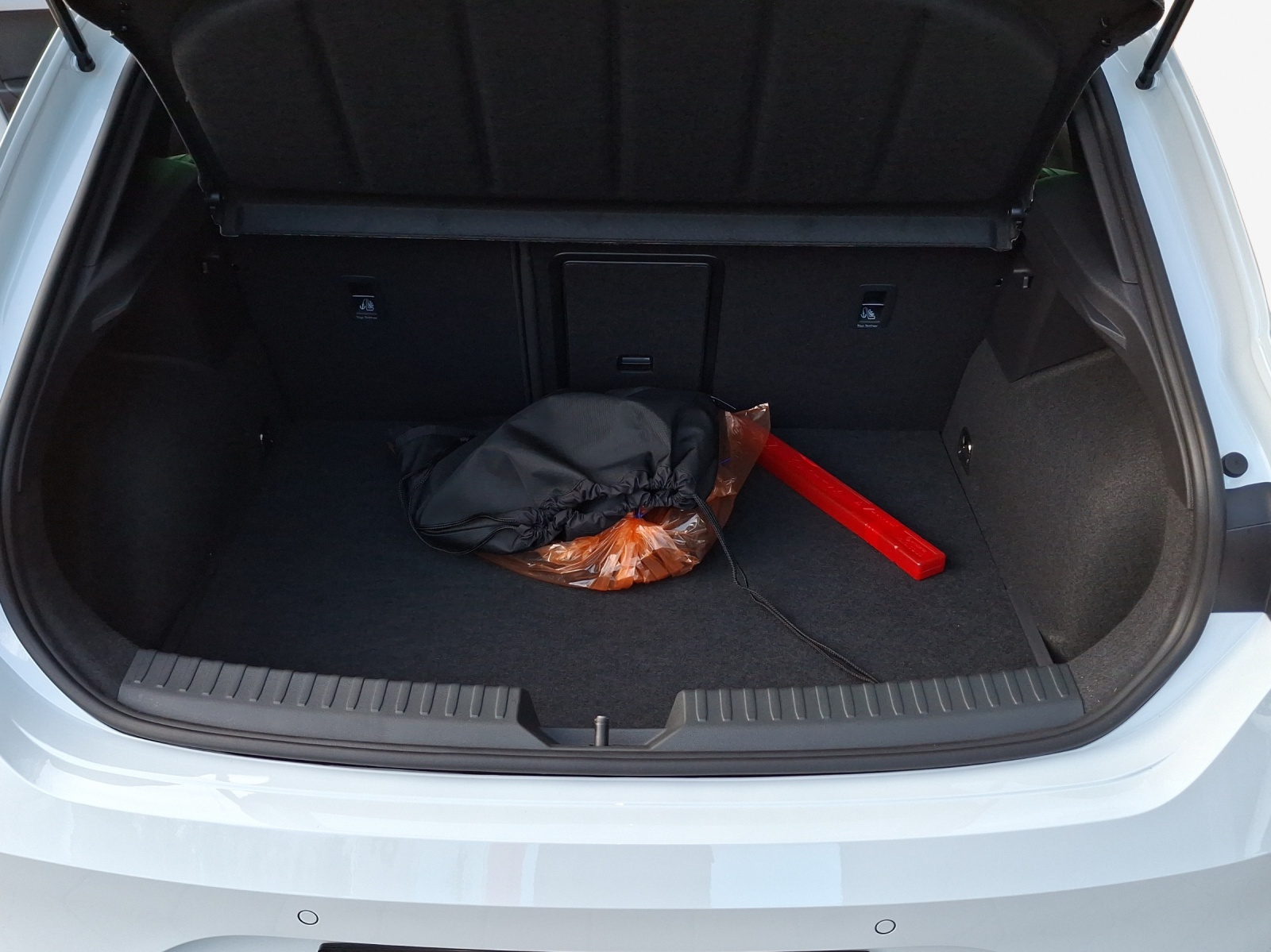 SEAT Leon 1.5 eHybrid pHEV DSG FR-image-12