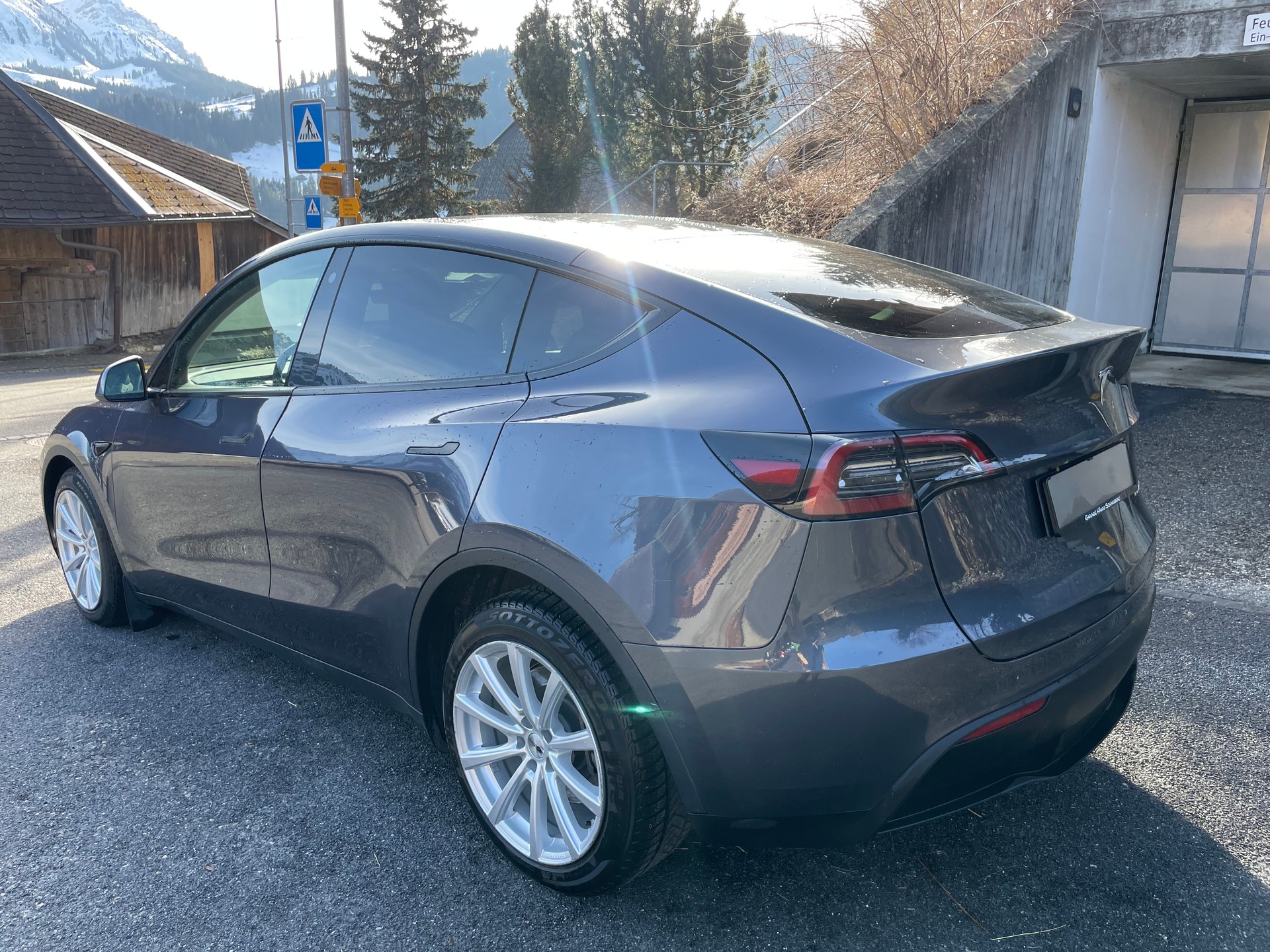 TESLA Model Y Long Range-image-3
