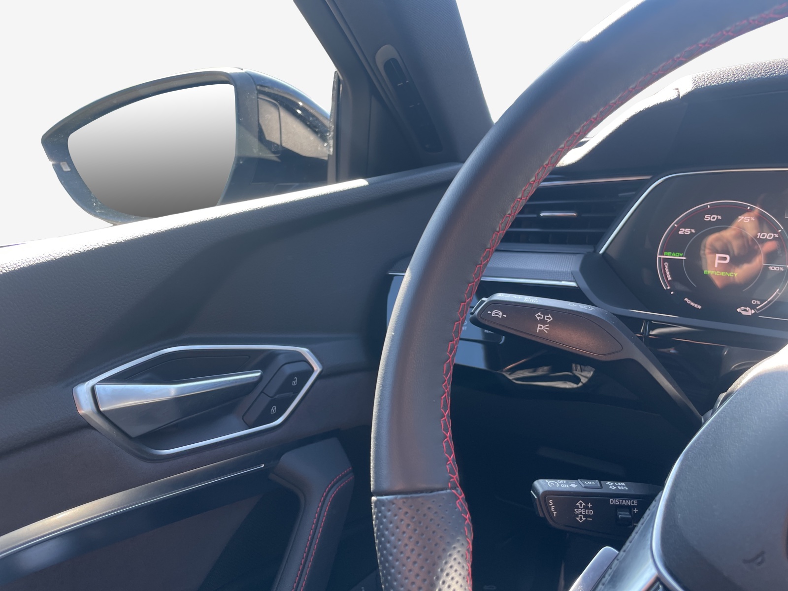 AUDI Q8 Sportback 55 e-tron Black Edition quattro-image-16