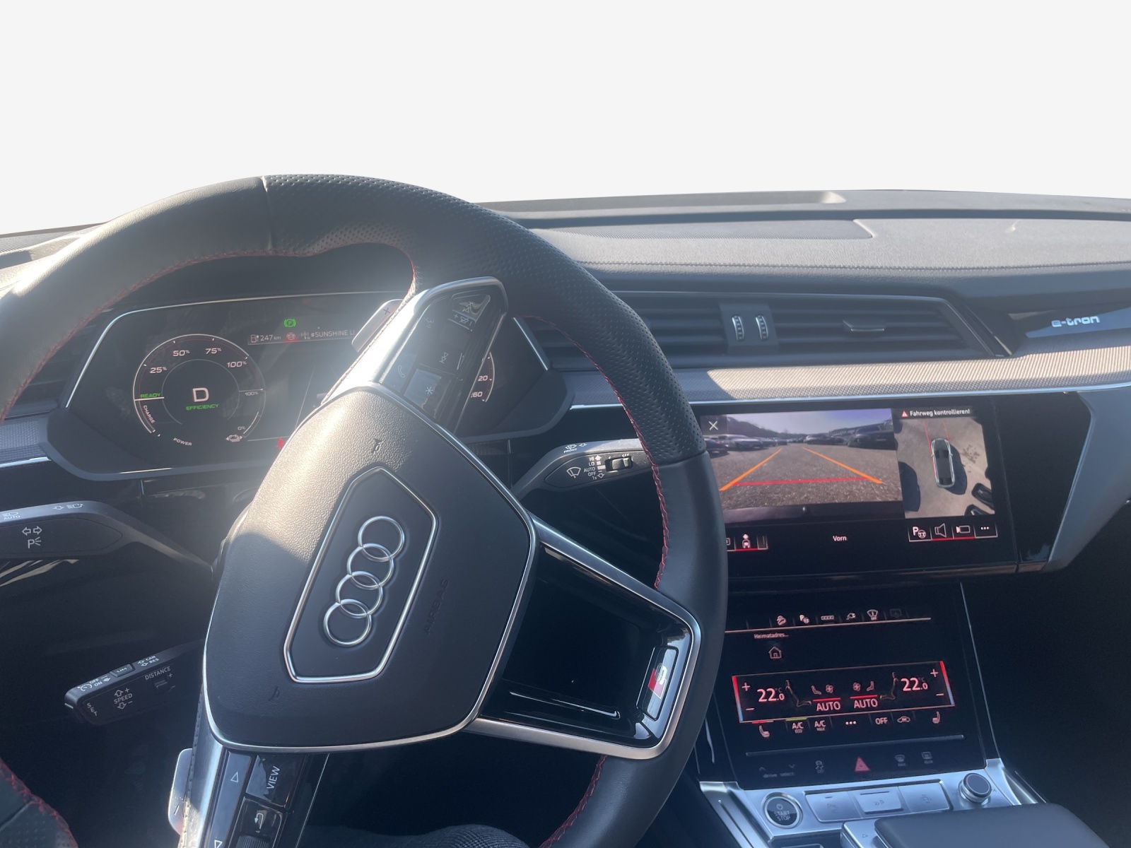 AUDI Q8 Sportback 55 e-tron Black Edition quattro-image-9