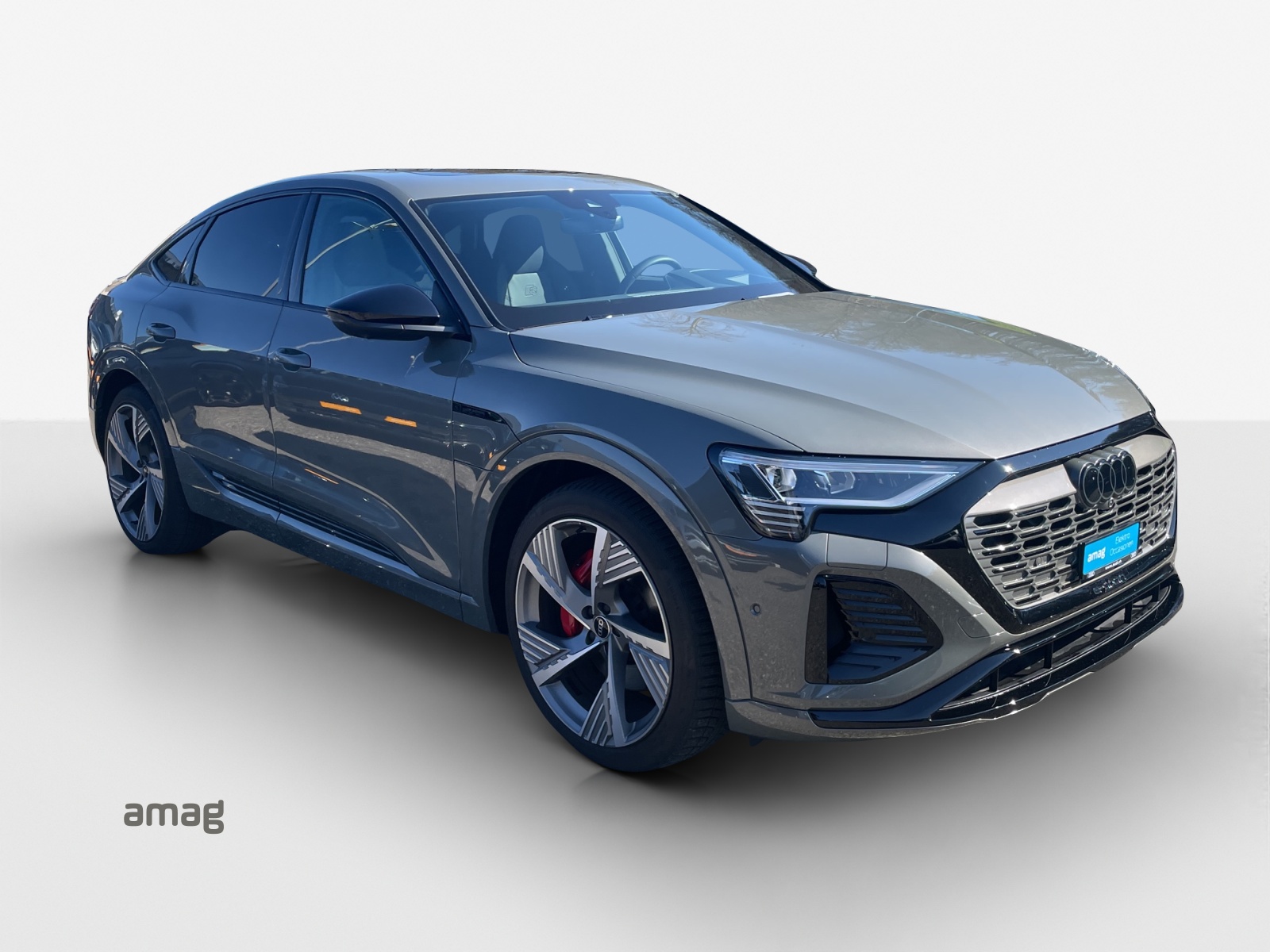 AUDI Q8 Sportback 55 e-tron Black Edition quattro-image-6