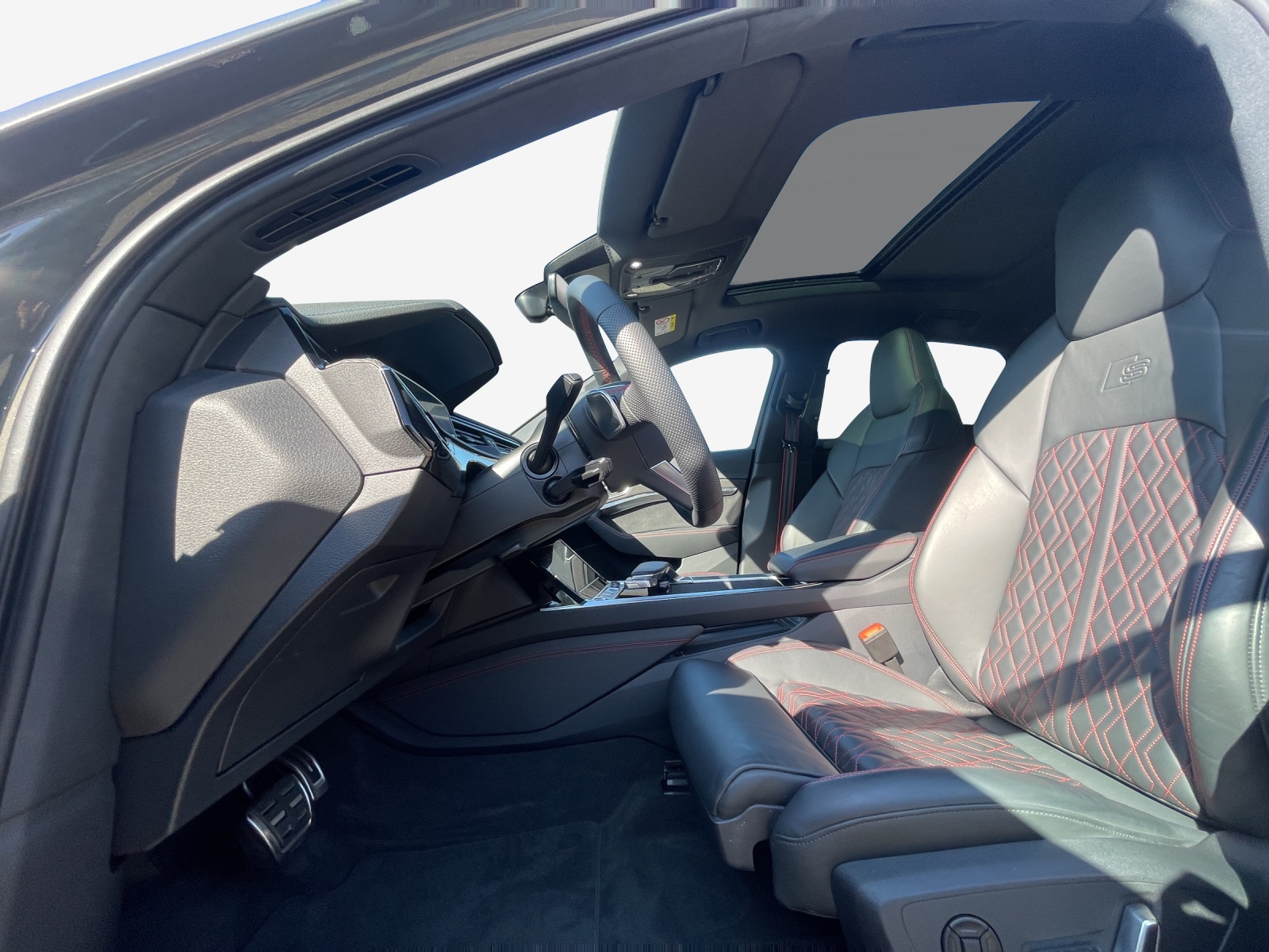 AUDI Q8 Sportback 55 e-tron Black Edition quattro-image-8