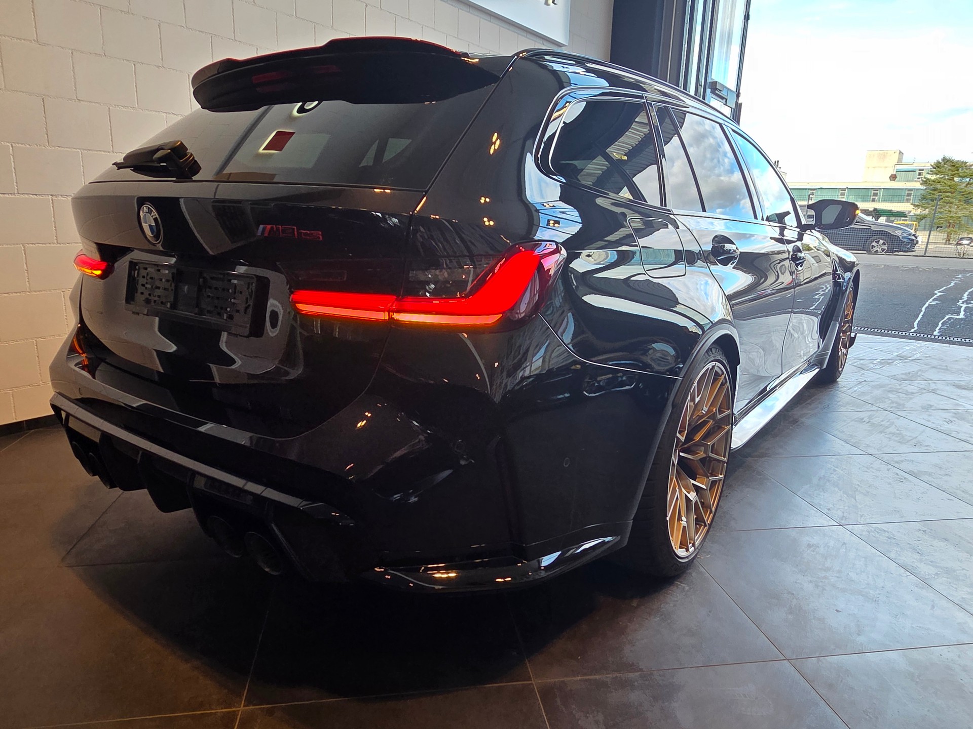 BMW M3 CS Touring xDrive-image-4