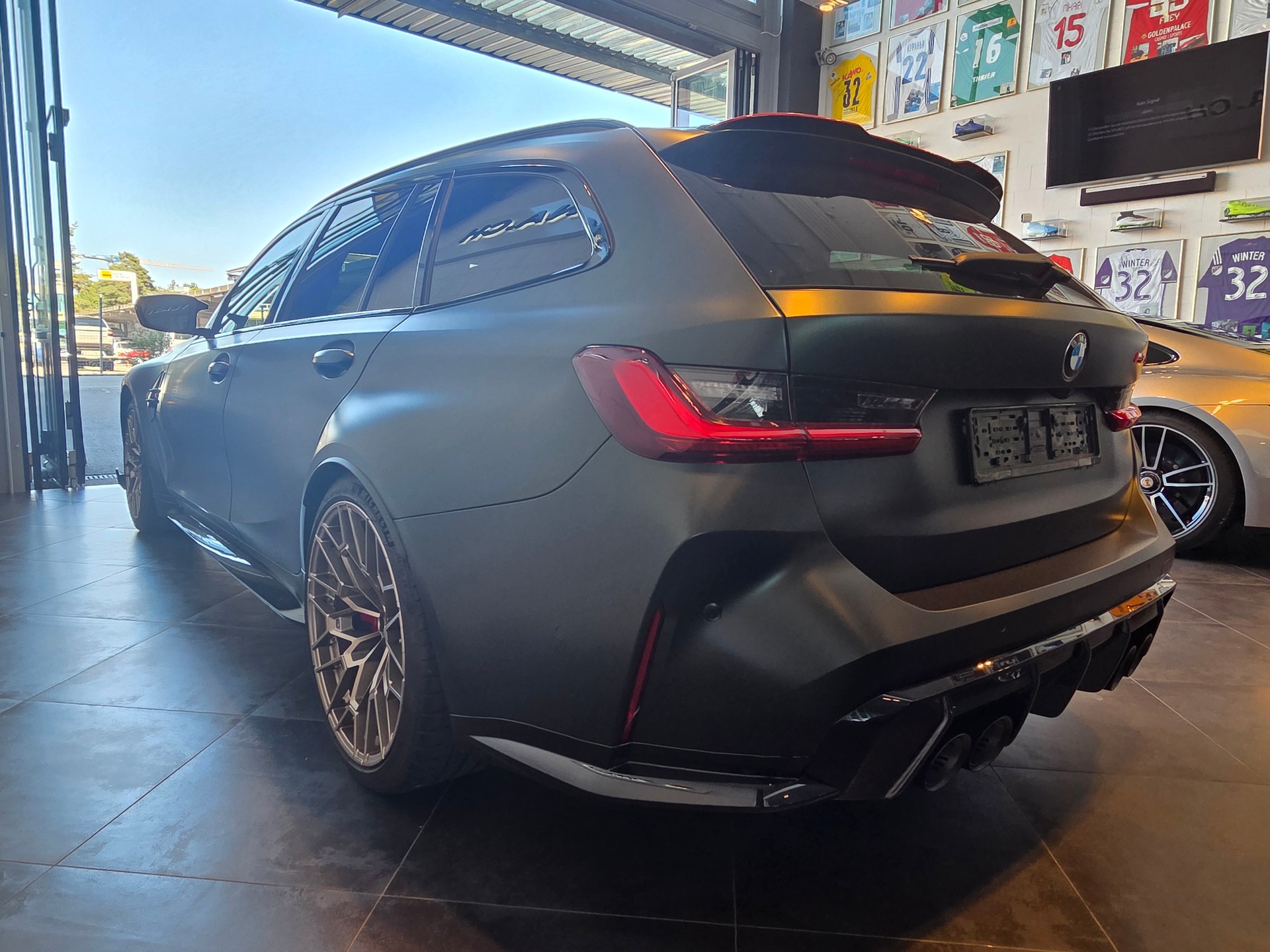 BMW M3 CS Touring xDrive-image-5