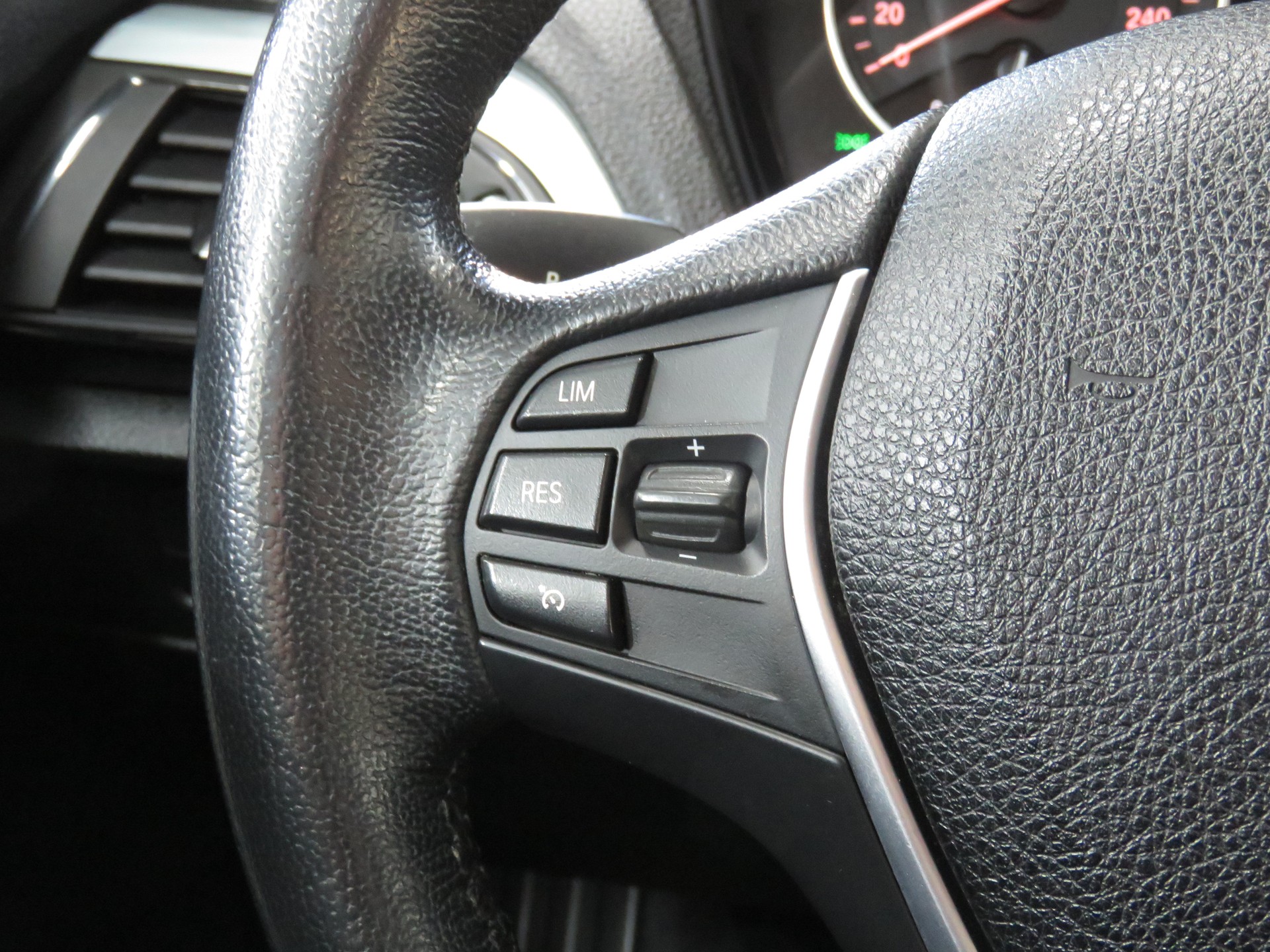 BMW 116i Steptronic (Automat)-image-15