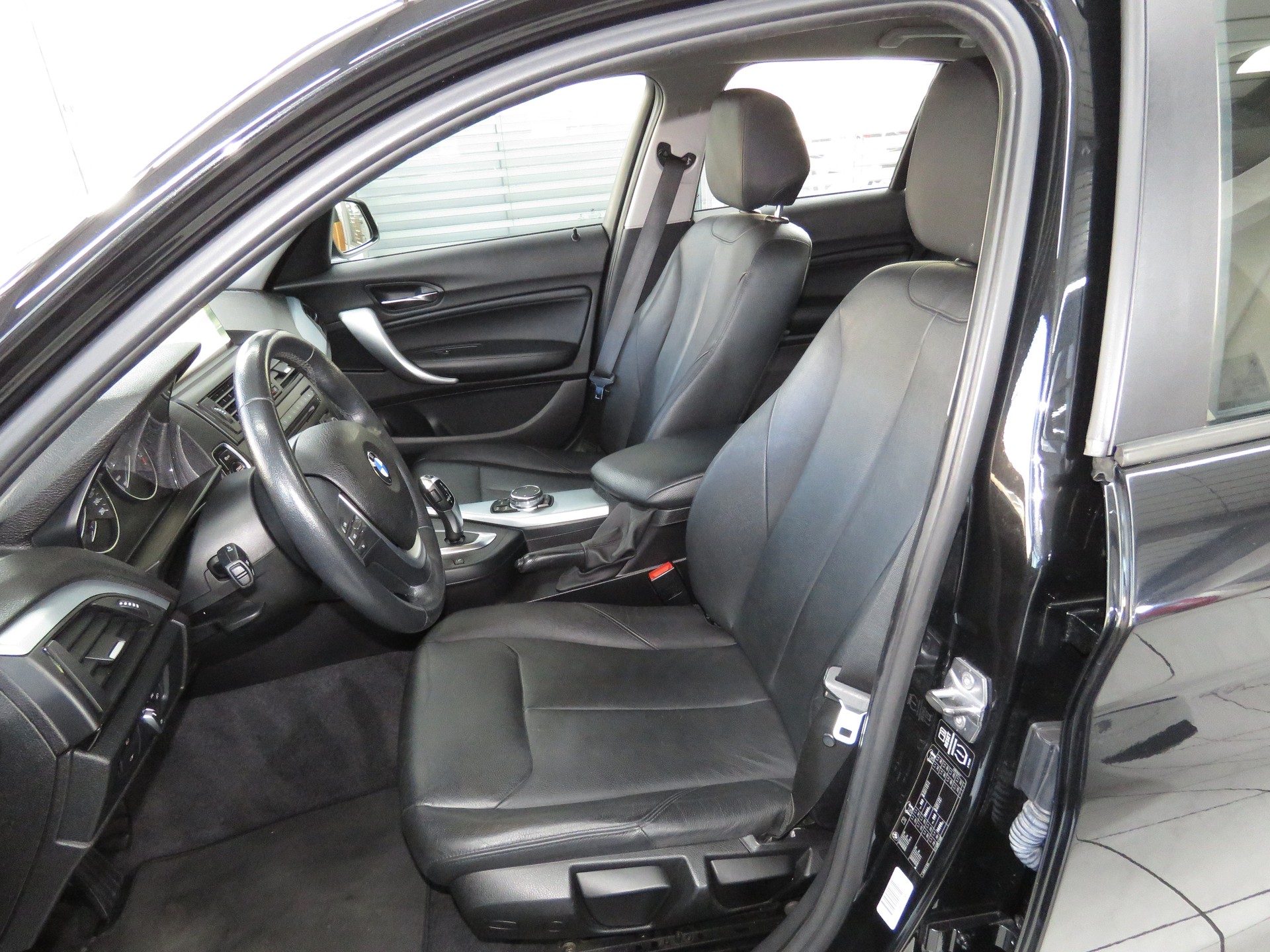 BMW 116i Steptronic (Automat)-image-7