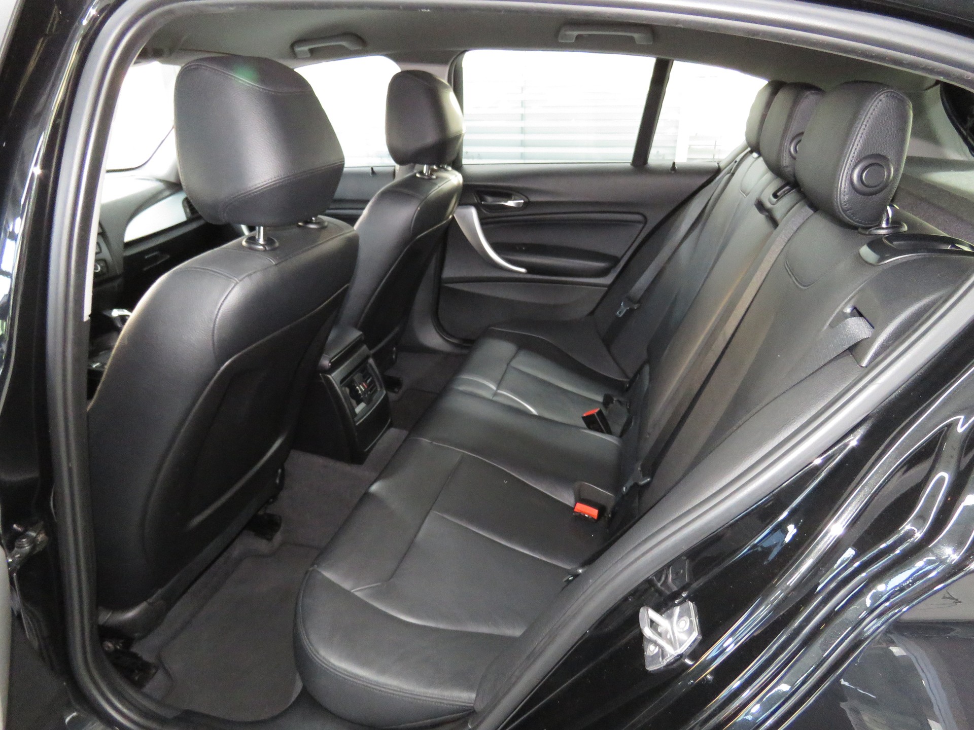 BMW 116i Steptronic (Automat)-image-8
