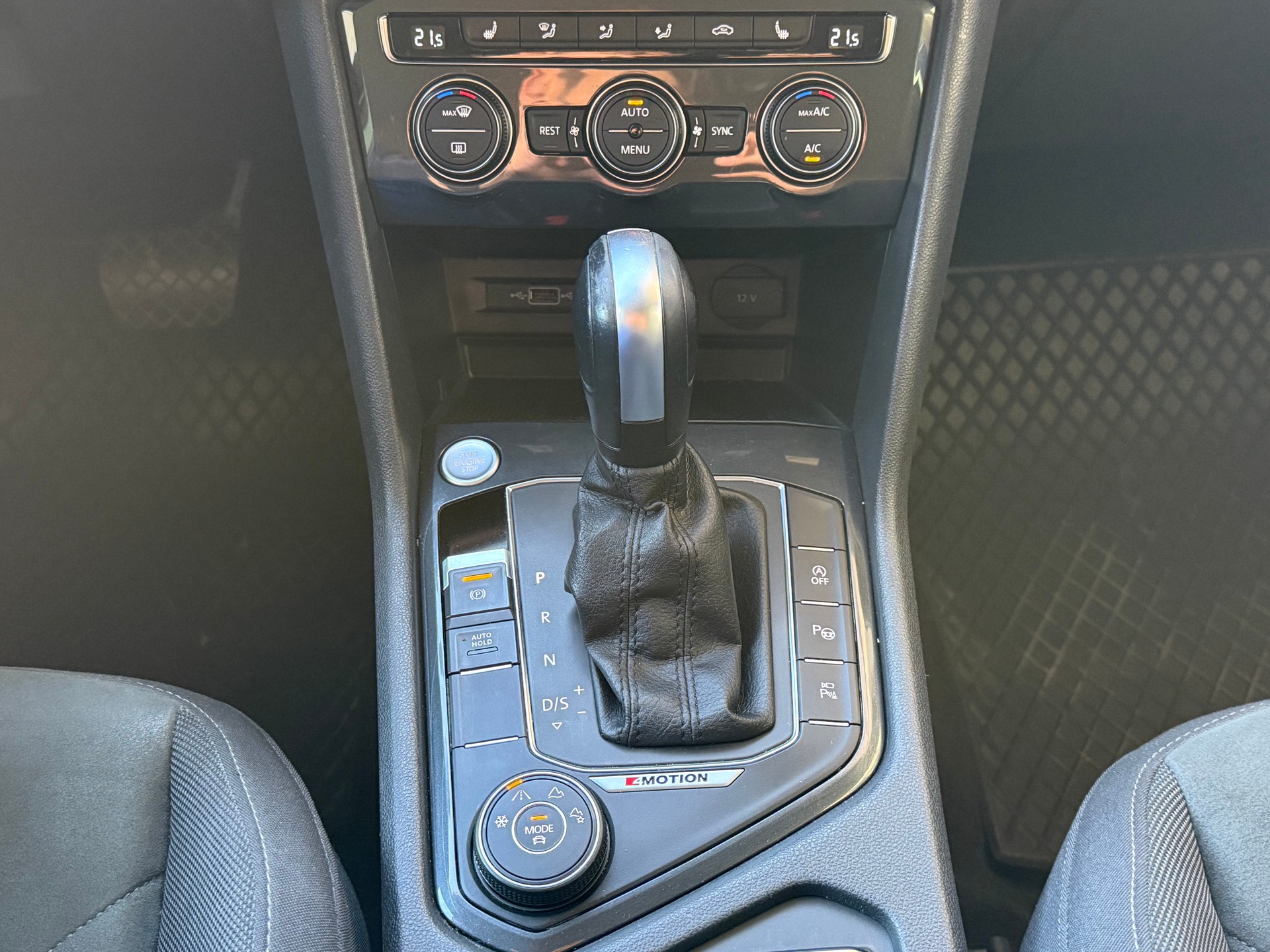 VW Tiguan 2.0TSI Highline 4Motion DSG-image-16