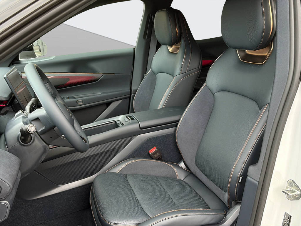 LYNK & CO 08-image-8