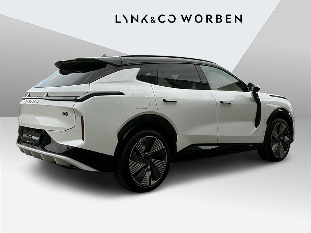 LYNK & CO 08-showroom-element-1