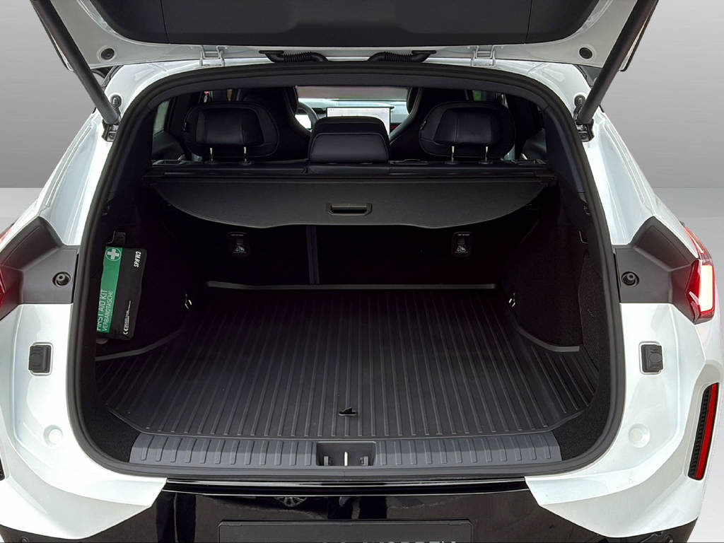 LYNK & CO 08-image-21