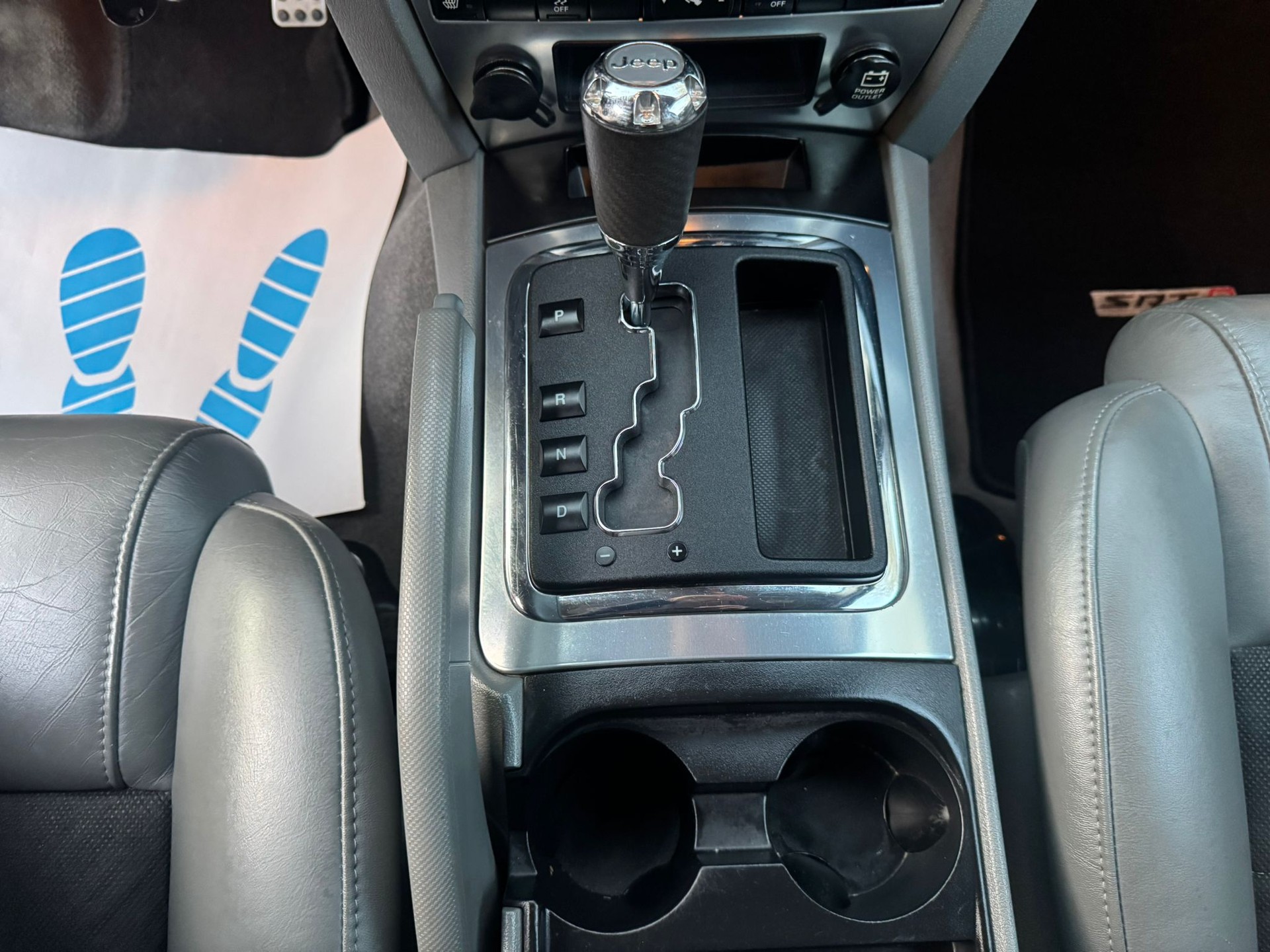JEEP Grand Cherokee 6.1 SRT8 Automatic-image-21