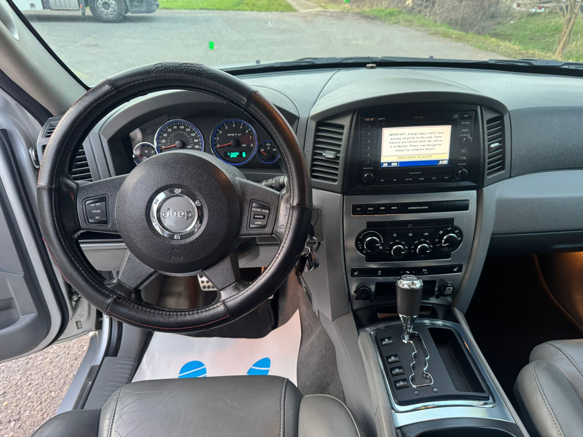 JEEP Grand Cherokee 6.1 SRT8 Automatic-image-18