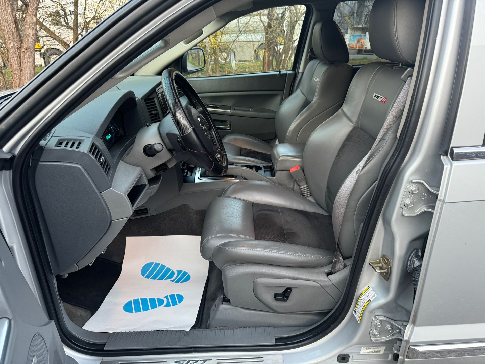 JEEP Grand Cherokee 6.1 SRT8 Automatic-image-12