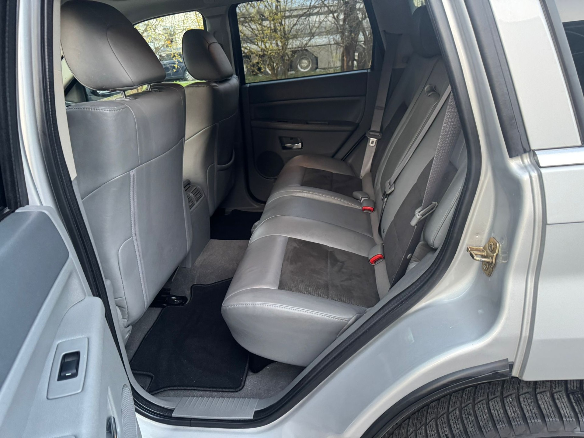 JEEP Grand Cherokee 6.1 SRT8 Automatic-image-15
