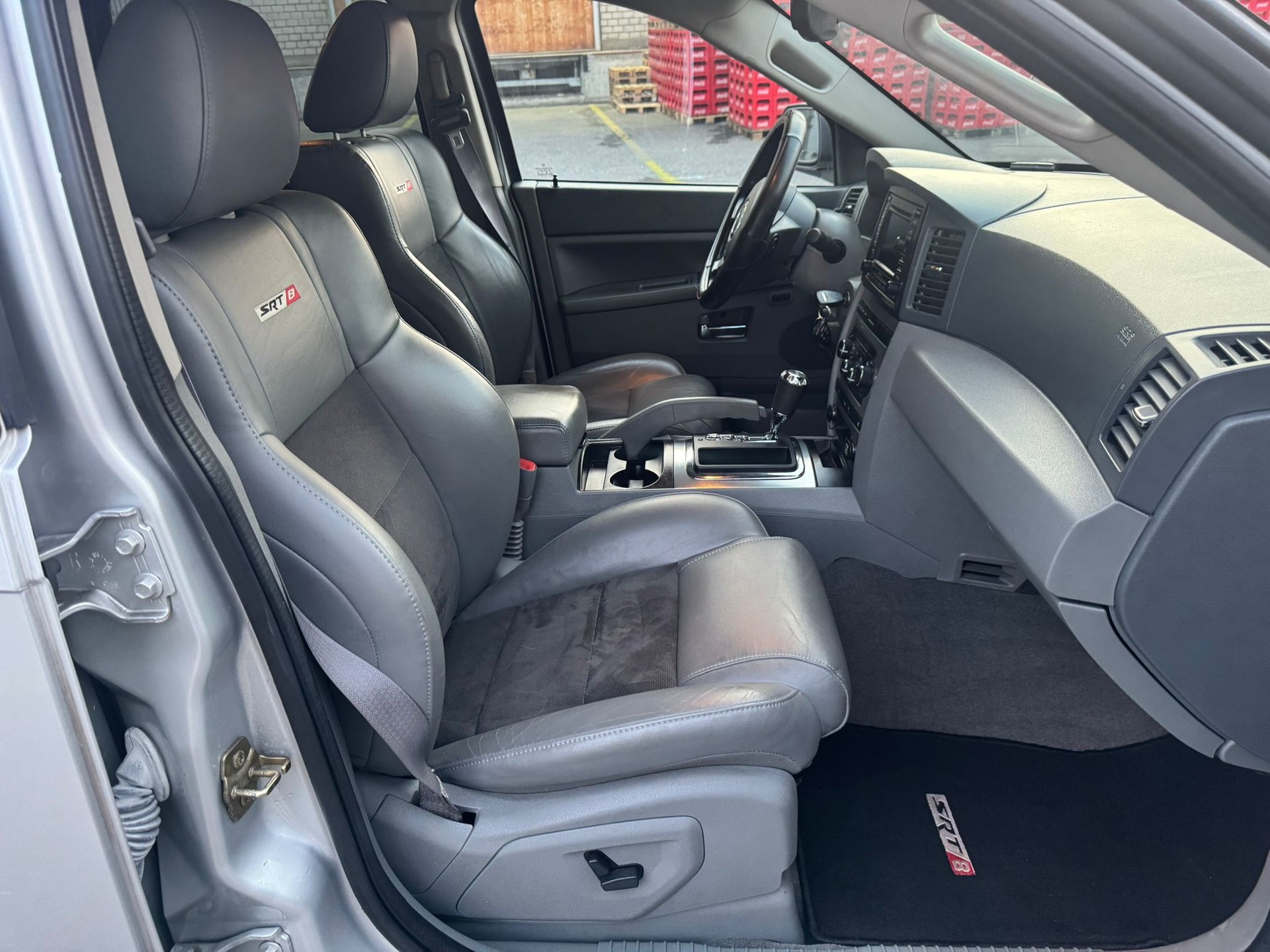 JEEP Grand Cherokee 6.1 SRT8 Automatic-image-9